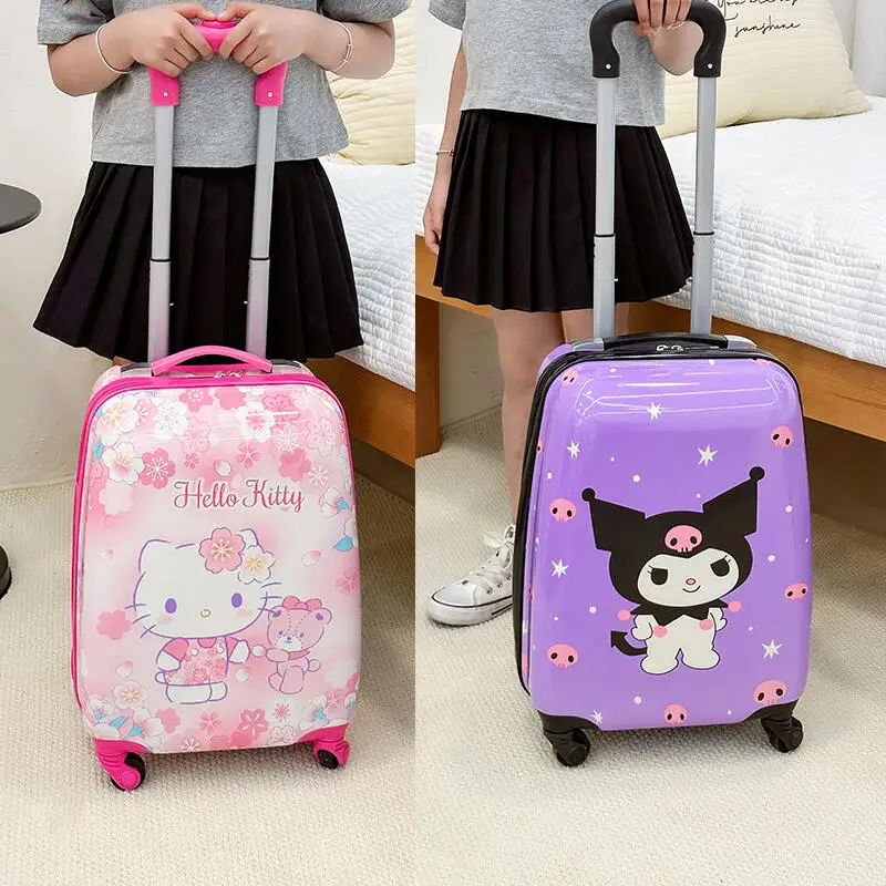 Новый чемодан-тележка Kuromi Hello Kitty для девочек, милый мультяшный чемодан, подарочная коробка, водонепроницаемые сумки для женщин, кавайная аниме-фигурка
Новый чемодан-тележка Kuromi Hello Kitty для девочек, милый мультяшный чемодан, подарочная коробка, водонепроницаемые сумки для женщин, кавайная аниме-фигурка