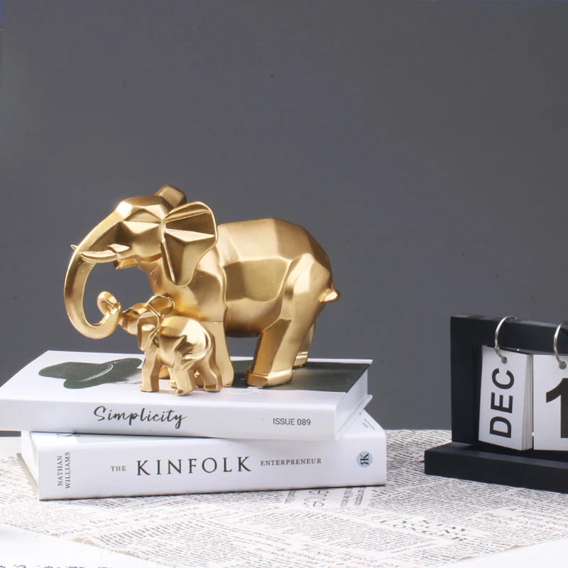Simple modern geometric gold elephant mother and child decoration resin home decoration statue craft carving animal statue gift
Simple modern geometric gold elephant mother and child decoration resin home decoration statue craft carving animal statue gift