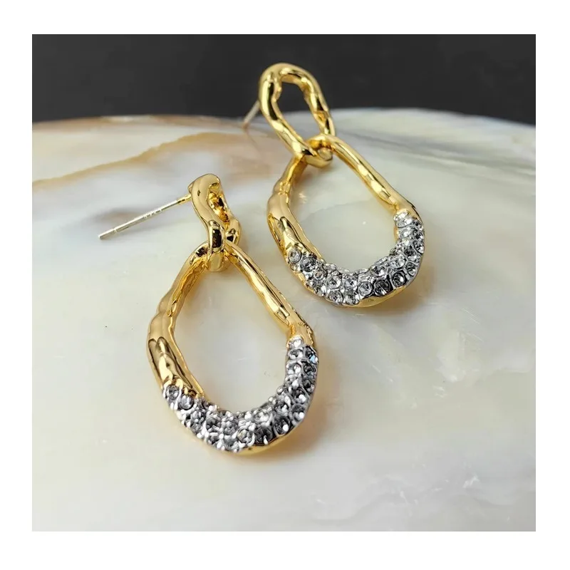 Medieval Designer New Stud Earrings Plated with Real Gold Needles Retro Personalized Earrings
Medieval Designer New Stud Earrings Plated with Real Gold Needles Retro Personalized Earrings