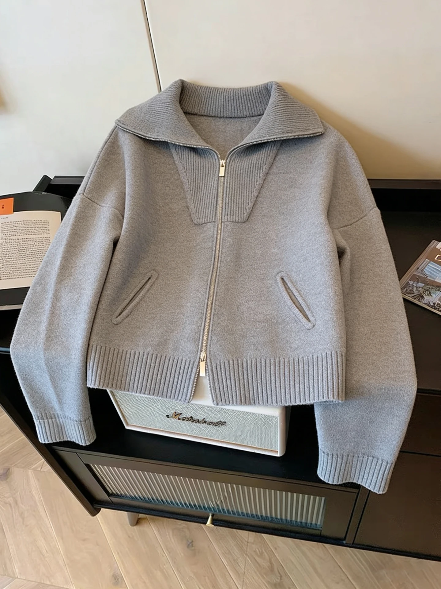 Винтажный вязаный кардиган Ele ey для женщин, весна-осень, с двойной молнией, откидным воротником, облегающий, универсальный, повседневный топ
Винтажный вязаный кардиган Ele ey для женщин, весна-осень, с двойной молнией, откидным воротником, облегающий, универсальный, повседневный топ