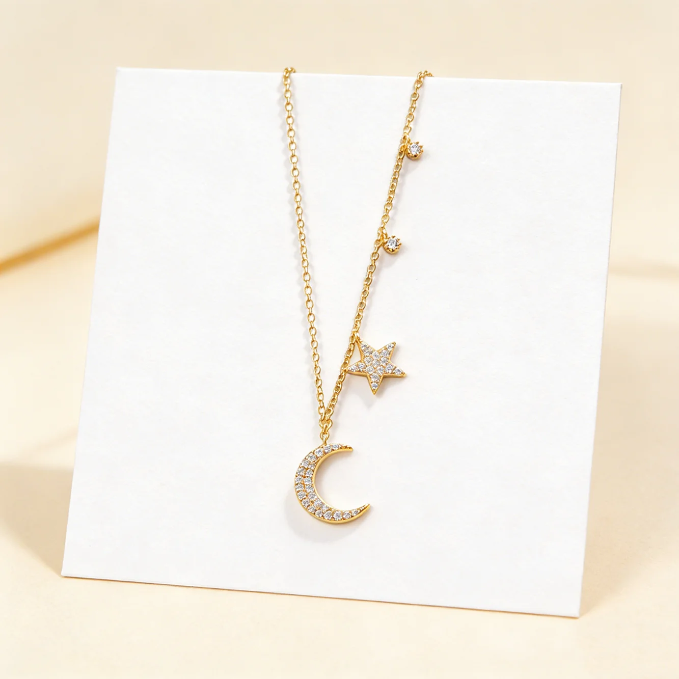 Серебряное колье-чокер S925 с модным изящным кулоном в виде луны и звезды с кубическим цирконием для женщин, ювелирное украшение на годовщину
Серебряное колье-чокер S925 с модным изящным кулоном в виде луны и звезды с кубическим цирконием для женщин, ювелирное украшение на годовщину