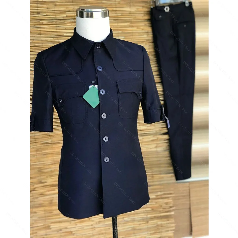 Fashion Men Suits 2 Piece Stand Collar Single Breasted Blazer Sets Chic Short Sleeves Smart Casual Male Suit (Jacket+Pants)
Fashion Men Suits 2 Piece Stand Collar Single Breasted Blazer Sets Chic Short Sleeves Smart Casual Male Suit (Jacket+Pants)