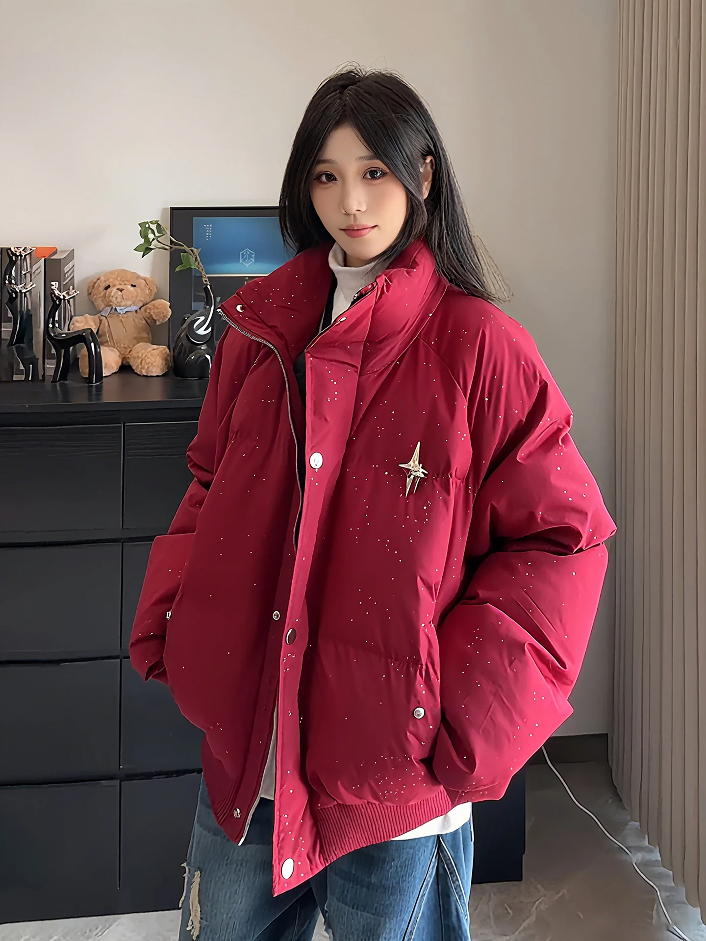 Thiened Red Cotton Jaet for Men Winter Warm Stand Collar Bread Sle Outerwear Not Puffy Faionable Casual Coat
Thiened Red Cotton Jaet for Men Winter Warm Stand Collar Bread Sle Outerwear Not Puffy Faionable Casual Coat