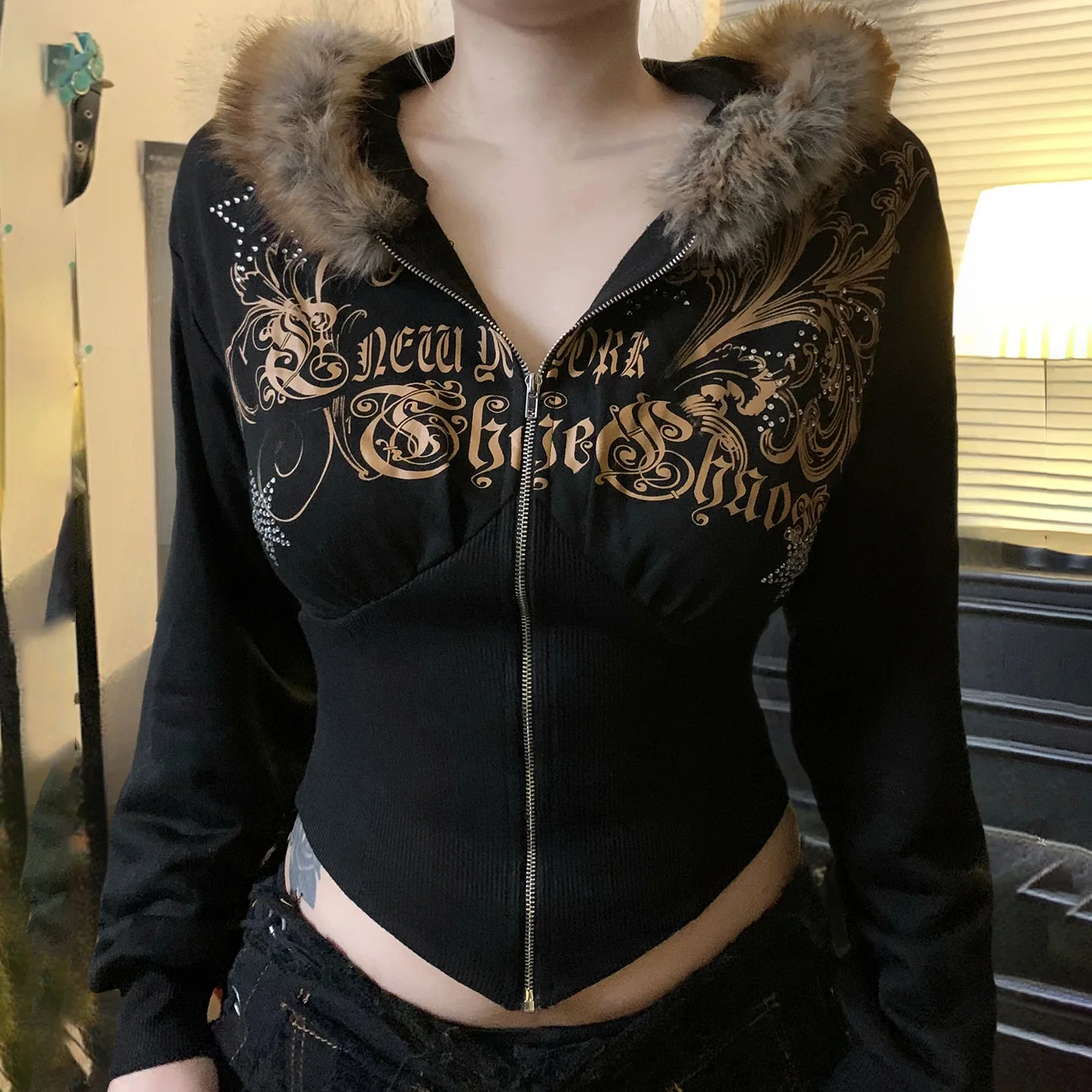 Women Fur Trim Hooded Zip Up Crop Top Long Sleeve Rhinestone Print Slim Y2K Hot Girl Streetwear Casual Top Vintage Gothic Blouse
Women Fur Trim Hooded Zip Up Crop Top Long Sleeve Rhinestone Print Slim Y2K Hot Girl Streetwear Casual Top Vintage Gothic Blouse