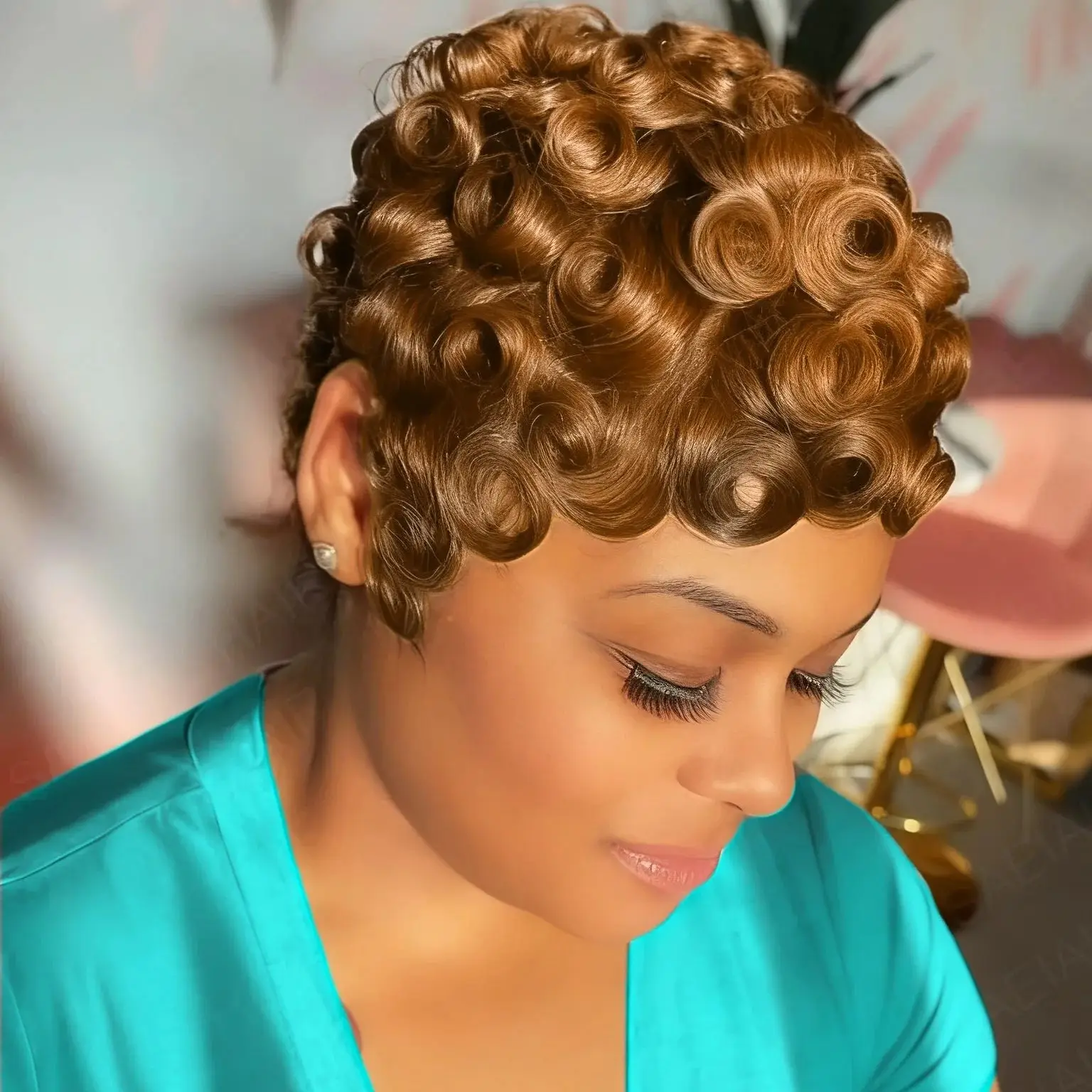 Короткие многослойные парики пикси из человеческих волос с челкой, летний полный парик машинного производства
Короткие многослойные парики пикси из человеческих волос с челкой, летний полный парик машинного производства