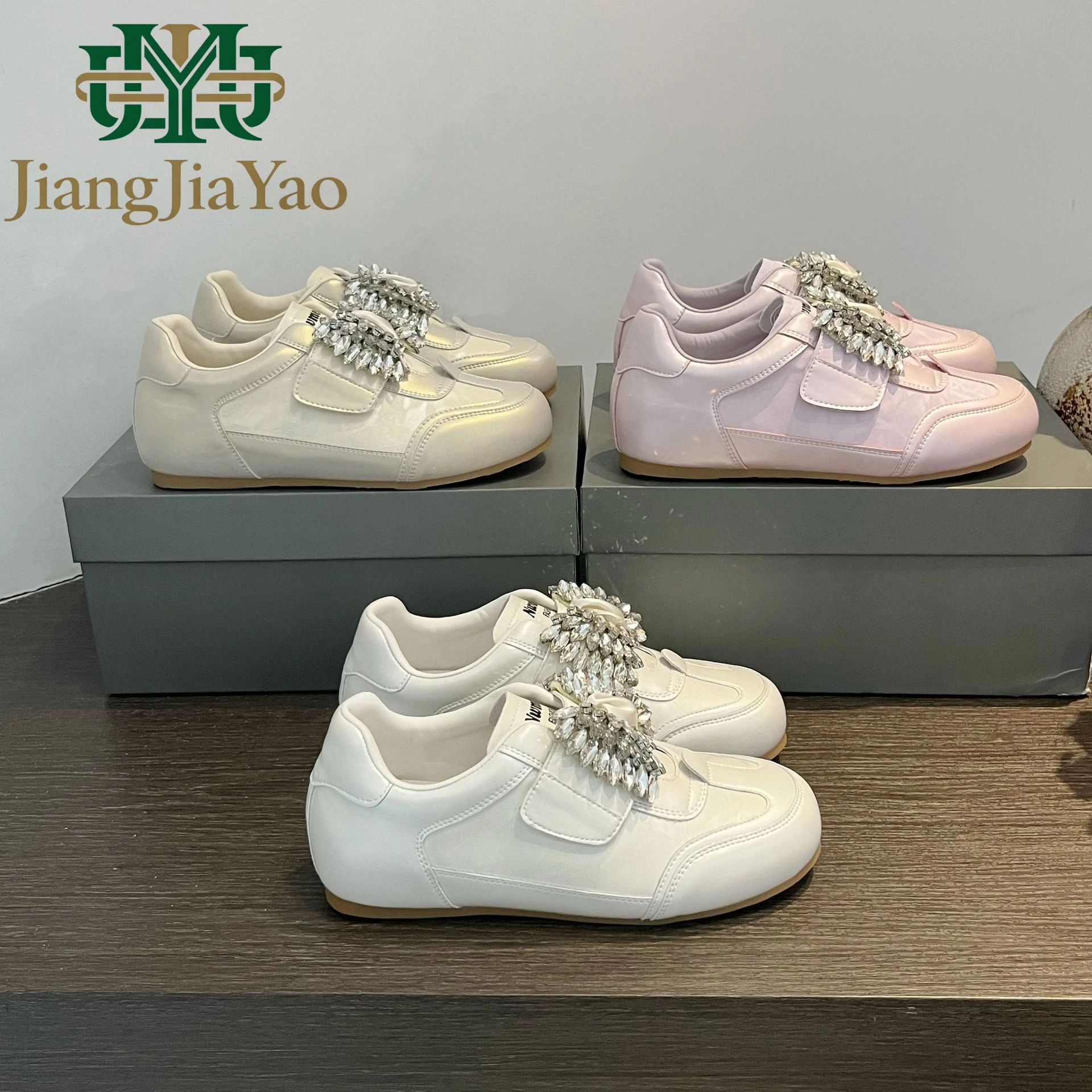 Женские повседневные туфли с блестящей подошвой 3 см и стразами в стиле Форреста Гампа, универсальные к юбкам, для тренировок
Женские повседневные туфли с блестящей подошвой 3 см и стразами в стиле Форреста Гампа, универсальные к юбкам, для тренировок