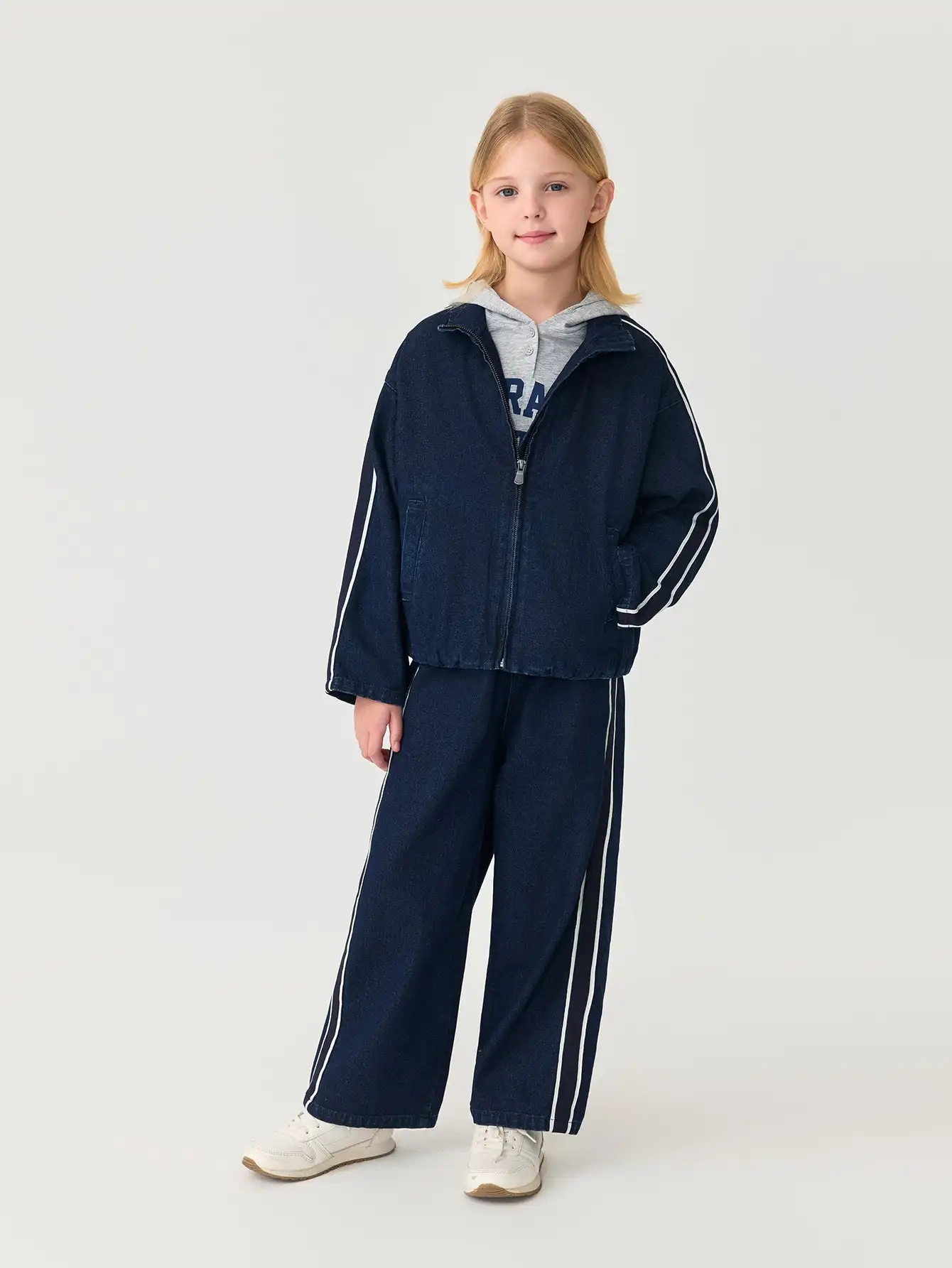 MARC & JANIE 2 Pieces Big Kids Girl Retro Chic Woven Ribbon Denim Set Jacket and Jeans Suits 551536
MARC & JANIE 2 Pieces Big Kids Girl Retro Chic Woven Ribbon Denim Set Jacket and Jeans Suits 551536