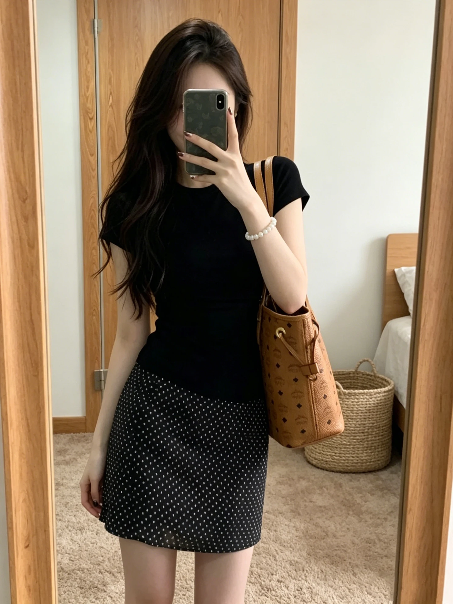 plus Size Fashionable Black Short Sleeve T-Shirt And A-Line Skirt Set for Women Korean Style Slimming Summer Outfit
plus Size Fashionable Black Short Sleeve T-Shirt And A-Line Skirt Set for Women Korean Style Slimming Summer Outfit