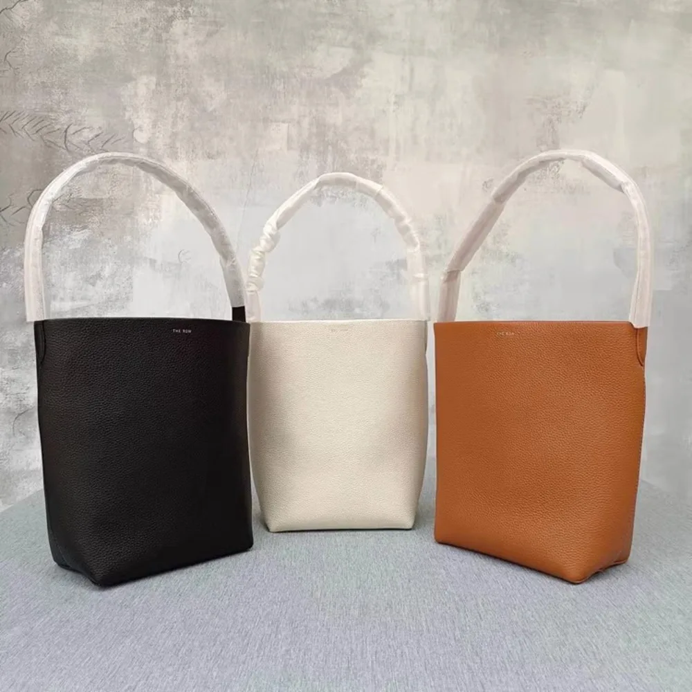 2025 New Women's Niche Bucket Versatile Crossbody Soft Genuine Leather Women's Purse Therow Day Clutches Clutch Top-handle Bags
2025 New Women's Niche Bucket Versatile Crossbody Soft Genuine Leather Women's Purse Therow Day Clutches Clutch Top-handle Bags