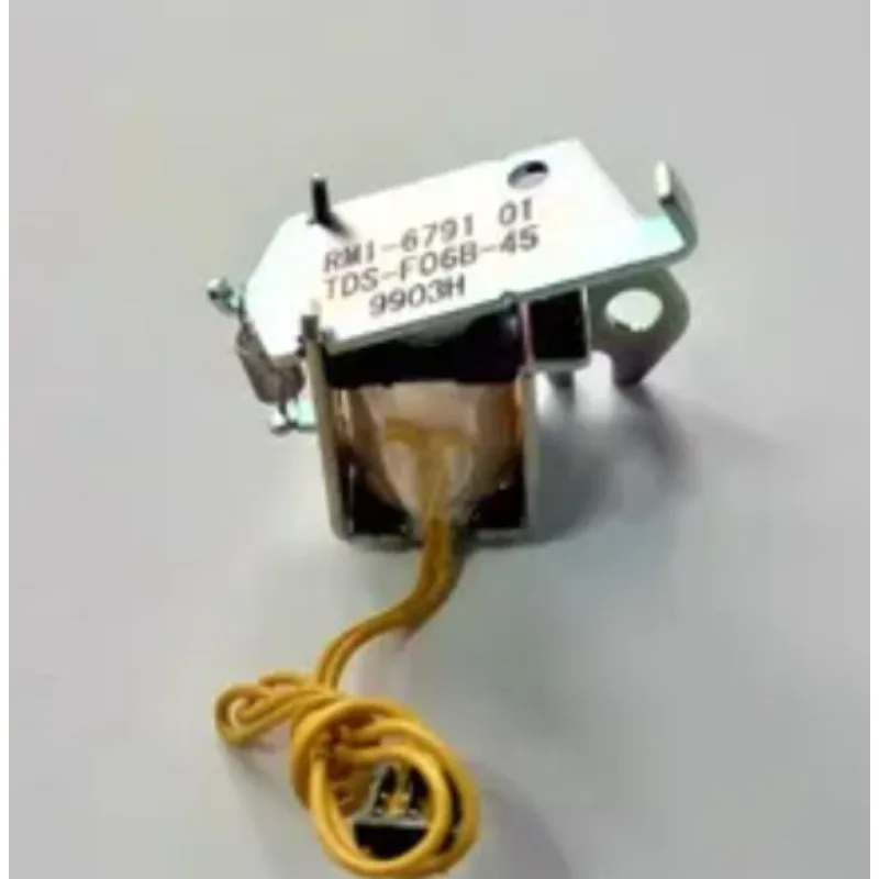 Tray 2 Solenoid for HP LaserJet M304 M329 M404 M429 304 305 329 404 405 428 429 M402 M403 M426 M427 402 403 426 427 RM1-6791
Tray 2 Solenoid for HP LaserJet M304 M329 M404 M429 304 305 329 404 405 428 429 M402 M403 M426 M427 402 403 426 427 RM1-6791