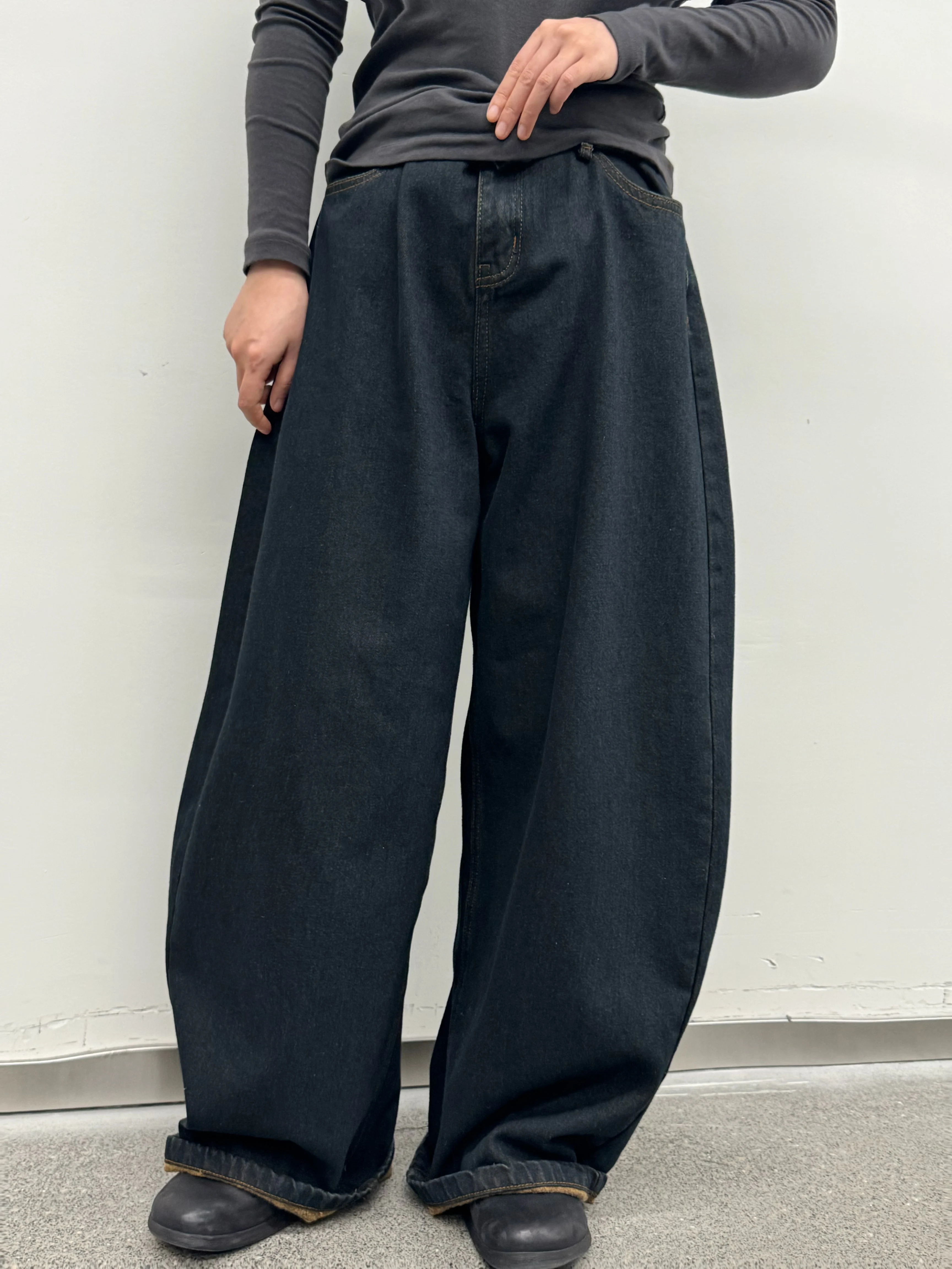 Утягивающие ноги ~ универсальные утолщенные флисовые осенне-зимние джинсы Scimitar для женщин, полностью хлопковые брюки-бананы, новая коллекция осень/зима 2025
Утягивающие ноги ~ универсальные утолщенные флисовые осенне-зимние джинсы Scimitar для женщин, полностью хлопковые брюки-бананы, новая коллекция осень/зима 2025