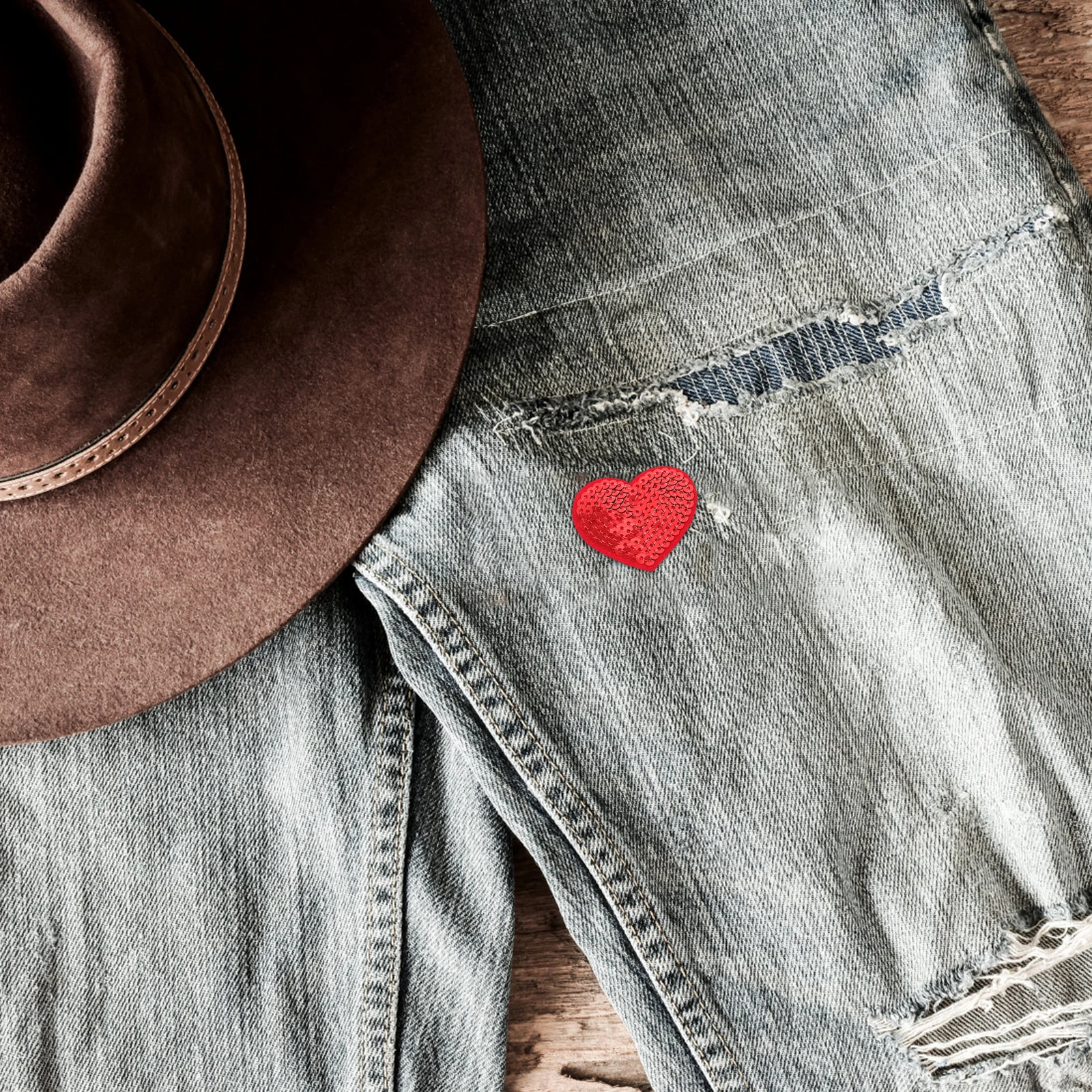 10 pcs Embroidered Patches Heart Shape Sequin Self-Adhesion Fabric Stickers For Clothing Bags Hats Diy Craft Applique
10 pcs Embroidered Patches Heart Shape Sequin Self-Adhesion Fabric Stickers For Clothing Bags Hats Diy Craft Applique
