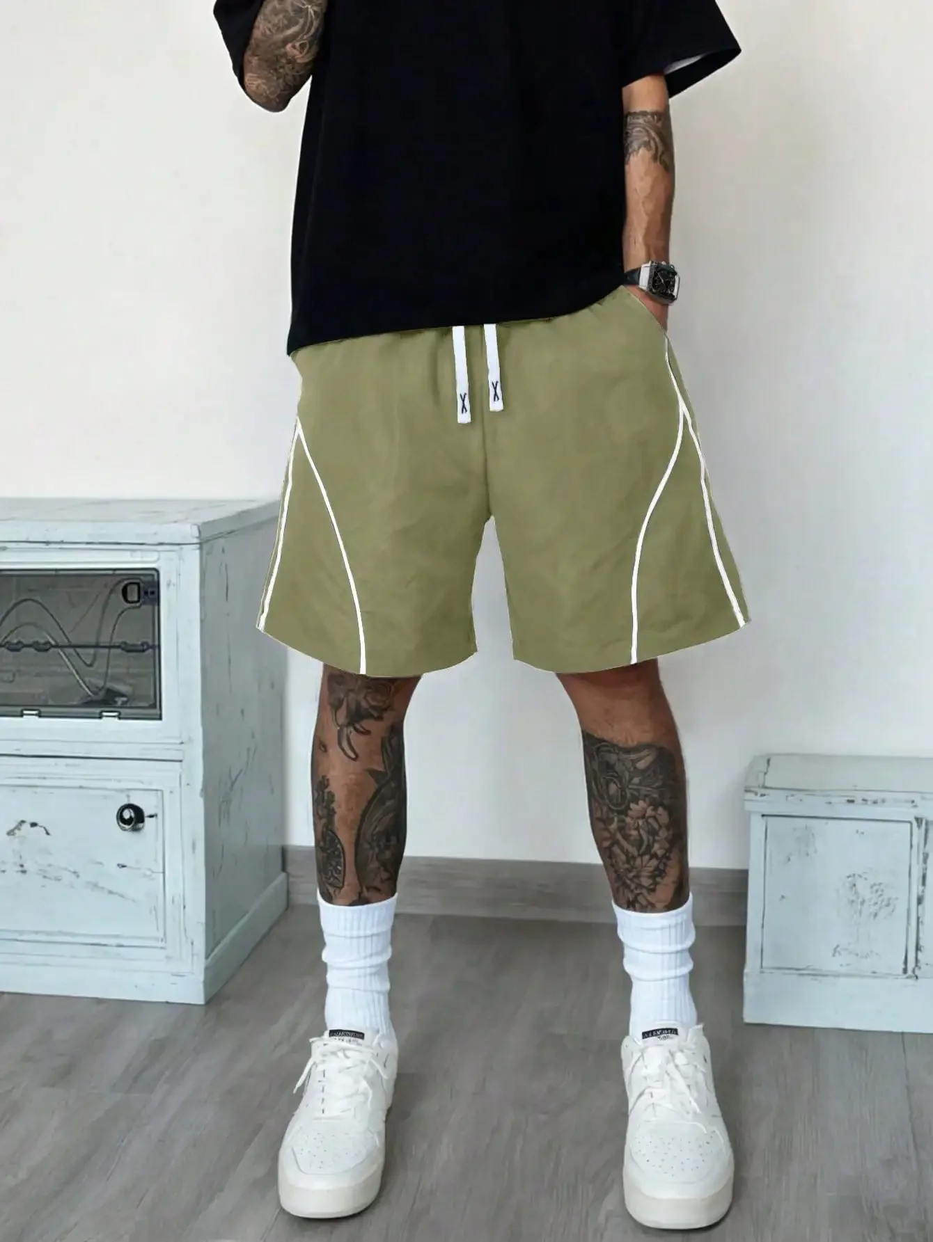 Mens Casual Beach Bermuda Shorts With Striped Pattern And Star Logo
Mens Casual Beach Bermuda Shorts With Striped Pattern And Star Logo
