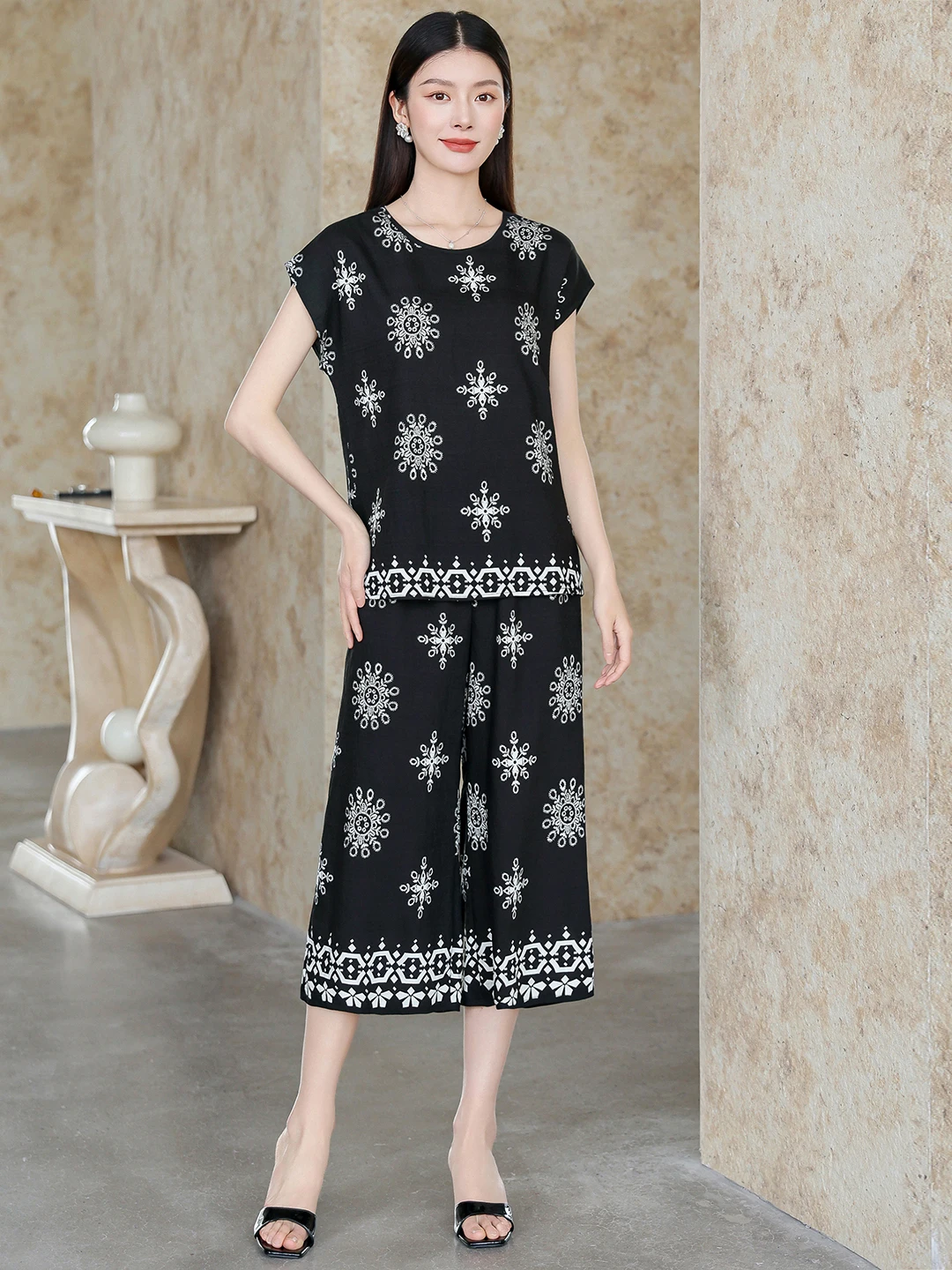Casual Style Cotton Silk Large Size Set Short Top Mom Youthful Fashion Sleepwear Two Piece Set Breathable Lightweight Printed...
Casual Style Cotton Silk Large Size Set Short Top Mom Youthful Fashion Sleepwear Two Piece Set Breathable Lightweight Printed...
