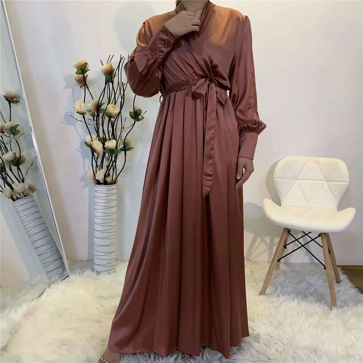 Turkey New Fashion Women's Dress V-neck Dubai Islamic Dress 6280 Muslim Long Dress Robe Abaya Ramadan Dubai Luxury Islam Elegant
Turkey New Fashion Women's Dress V-neck Dubai Islamic Dress 6280 Muslim Long Dress Robe Abaya Ramadan Dubai Luxury Islam Elegant