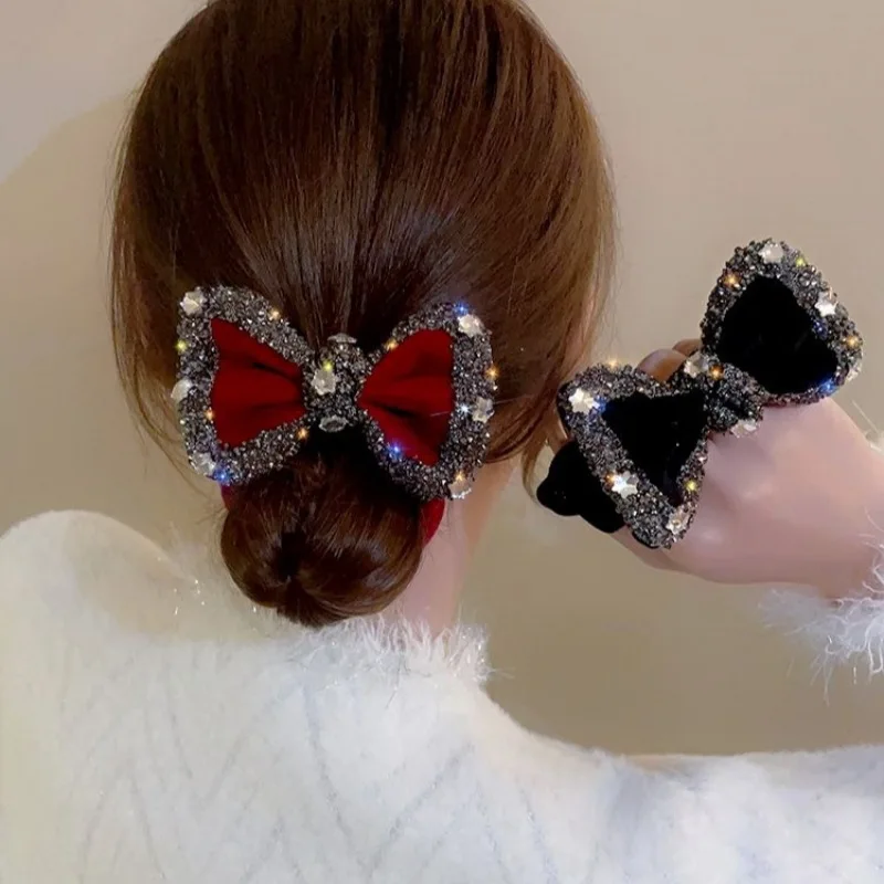 Elegant Velvet Bowtie Hair Ring with Sparkling Rhinestones Hair Accessory for Autumn and Winter - Party Hair Decor Hairpiece 
Elegant Velvet Bowtie Hair Ring with Sparkling Rhinestones Hair Accessory for Autumn and Winter - Party Hair Decor Hairpiece