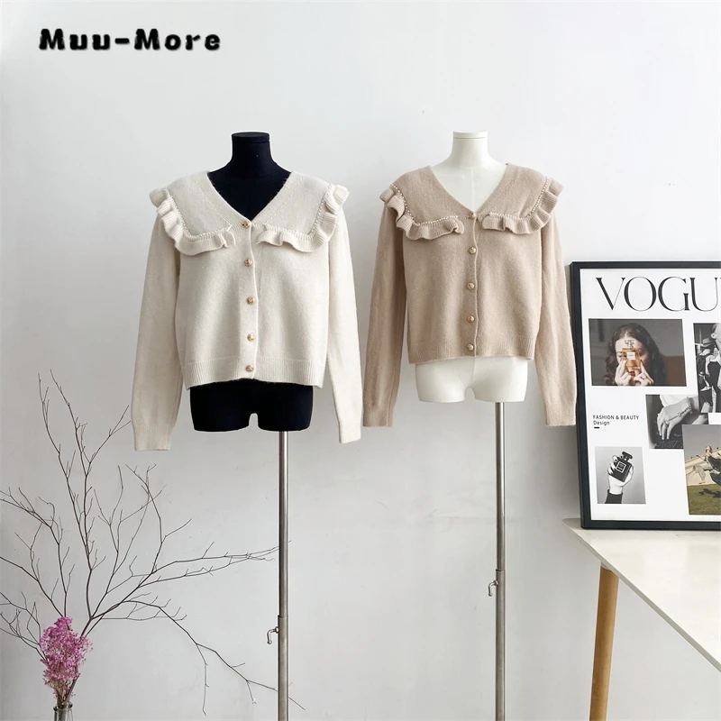Women's Casual Elegant Solid Color Pearl Ruffled V-neck Single Breasted Knitted Coat 2023 Autumn Winter Warm Knitted Cardigan
Women's Casual Elegant Solid Color Pearl Ruffled V-neck Single Breasted Knitted Coat 2023 Autumn Winter Warm Knitted Cardigan