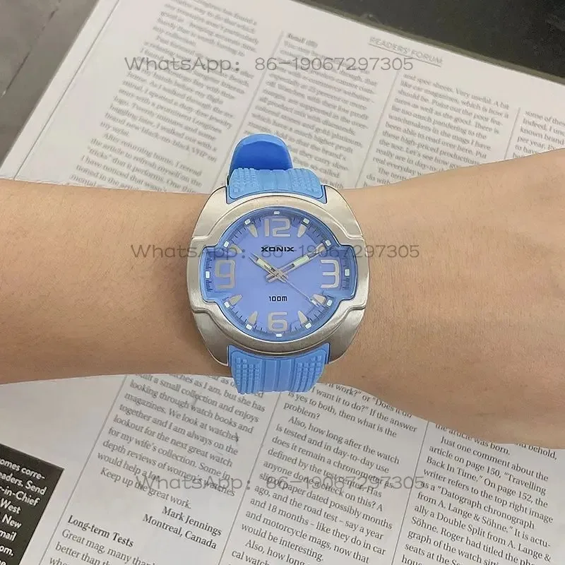 Retro Y2K Wind Quartz Men's Electronic Watch Simple Student Swimming Waterproof Watch Men
Retro Y2K Wind Quartz Men's Electronic Watch Simple Student Swimming Waterproof Watch Men
