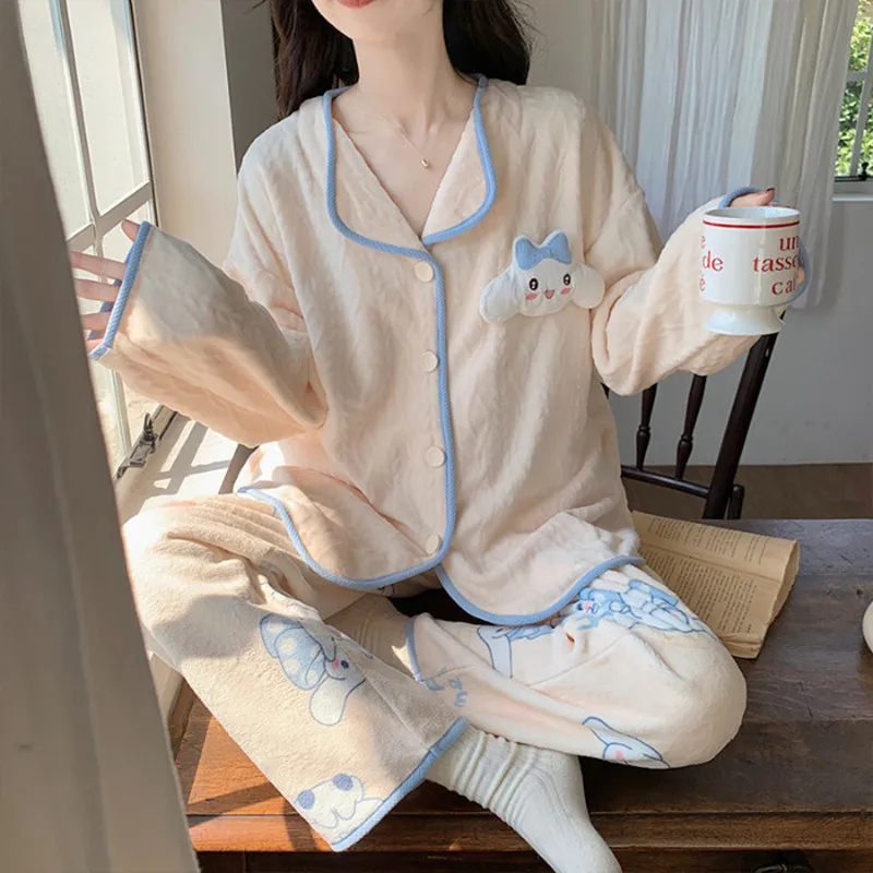 Hello kitty Cardigan V-Neck Pajama Women Winter Long Sleeve Pants Sweet Girl Thickened Warm Wearable Home Clothes sleepwear
Hello kitty Cardigan V-Neck Pajama Women Winter Long Sleeve Pants Sweet Girl Thickened Warm Wearable Home Clothes sleepwear