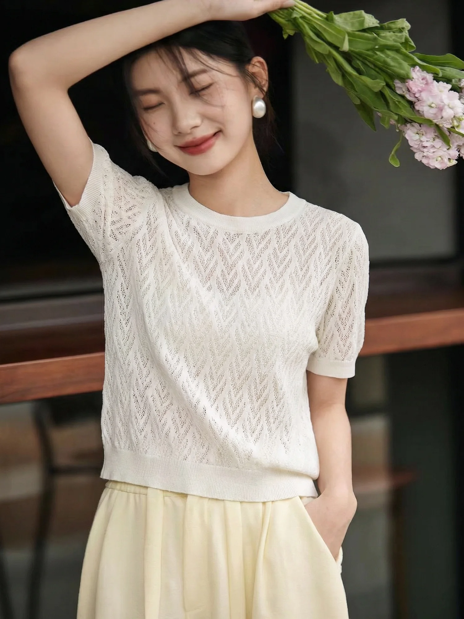 Chivirin Silk Cotton Hollow out Knitted T-Shirt Women's Gentle Loose Slim Short Sleeve Top Breathable Soft Medium Thick...
Chivirin Silk Cotton Hollow out Knitted T-Shirt Women's Gentle Loose Slim Short Sleeve Top Breathable Soft Medium Thick...
