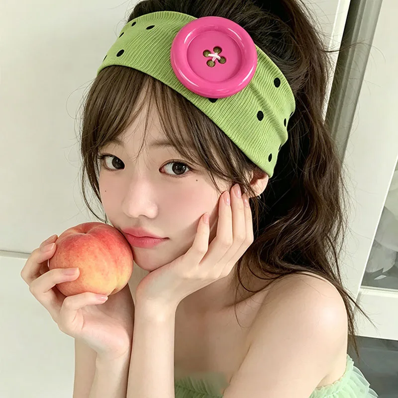 Summer Large Button Wave Dot Headband Women Y2K Fashionable Ins Style Elastic Headband Sports Fitness Sweat-absorbent Hairband
Summer Large Button Wave Dot Headband Women Y2K Fashionable Ins Style Elastic Headband Sports Fitness Sweat-absorbent Hairband