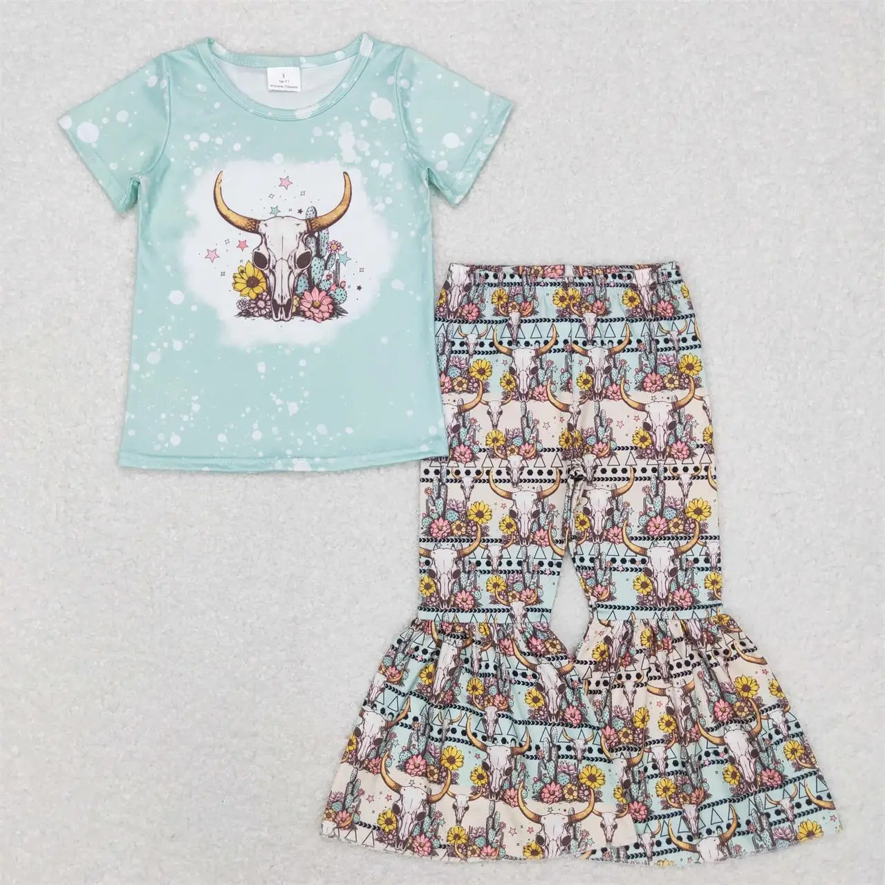 Wholesale Infant Children Western Sets Baby Girls Toddler Short Sleeves Cow Skull T-shirts Kids Floral Bell Pants Infant Outfit
Wholesale Infant Children Western Sets Baby Girls Toddler Short Sleeves Cow Skull T-shirts Kids Floral Bell Pants Infant Outfit