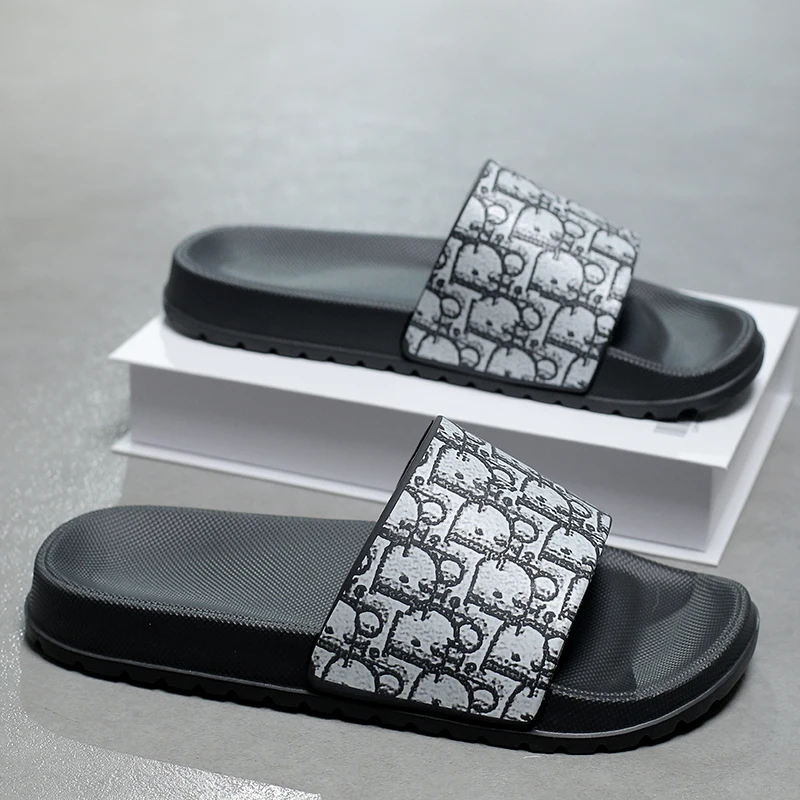 New Men's Home Slippers Lightweight Summer New Style Flat and Worn Casual Retro Patterned Anti-slip Quick-drying Sandals
New Men's Home Slippers Lightweight Summer New Style Flat and Worn Casual Retro Patterned Anti-slip Quick-drying Sandals