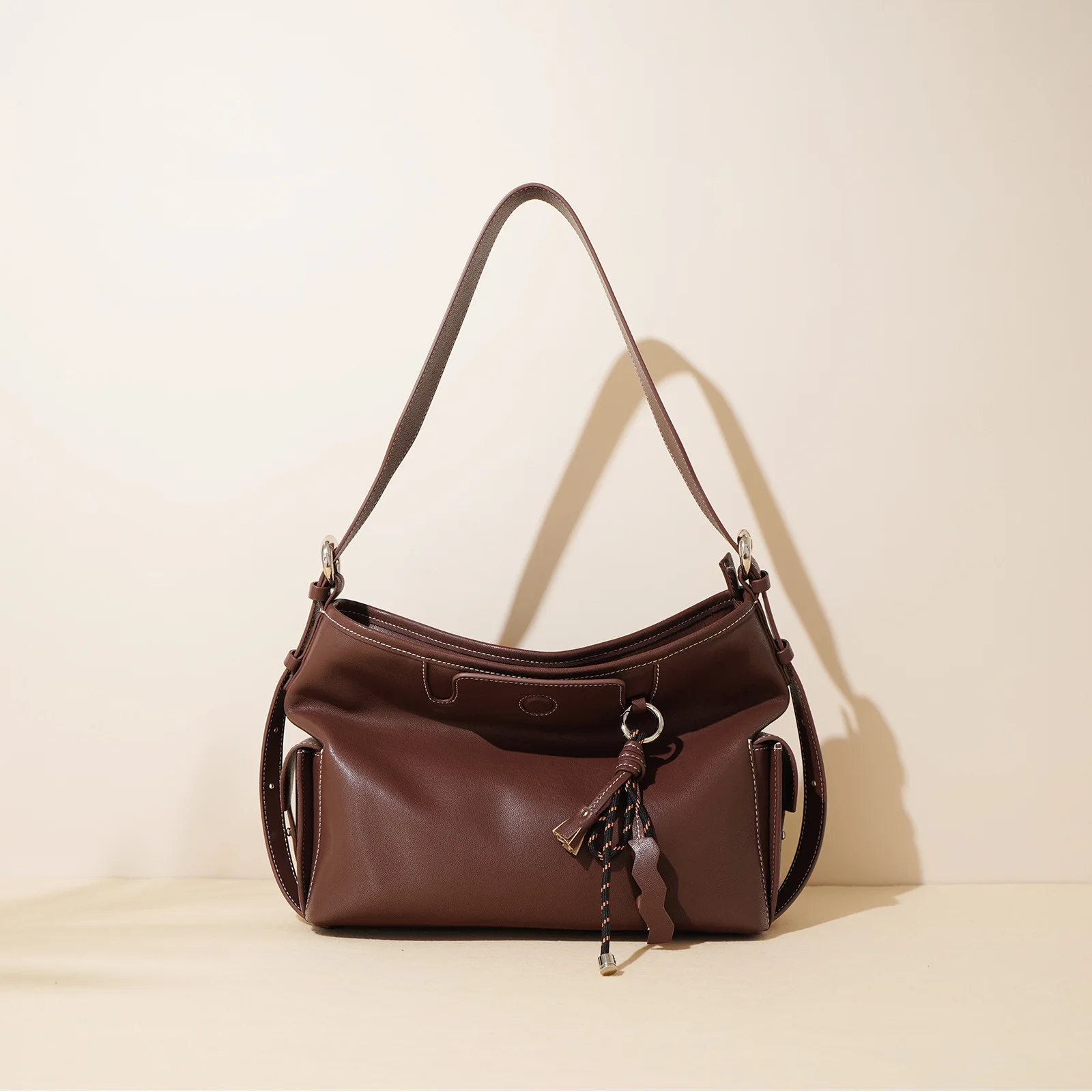 High quality first leather of layer cowhide genuine leather women's bags portable crossbody shoulder minimalist bucket bag
High quality first leather of layer cowhide genuine leather women's bags portable crossbody shoulder minimalist bucket bag