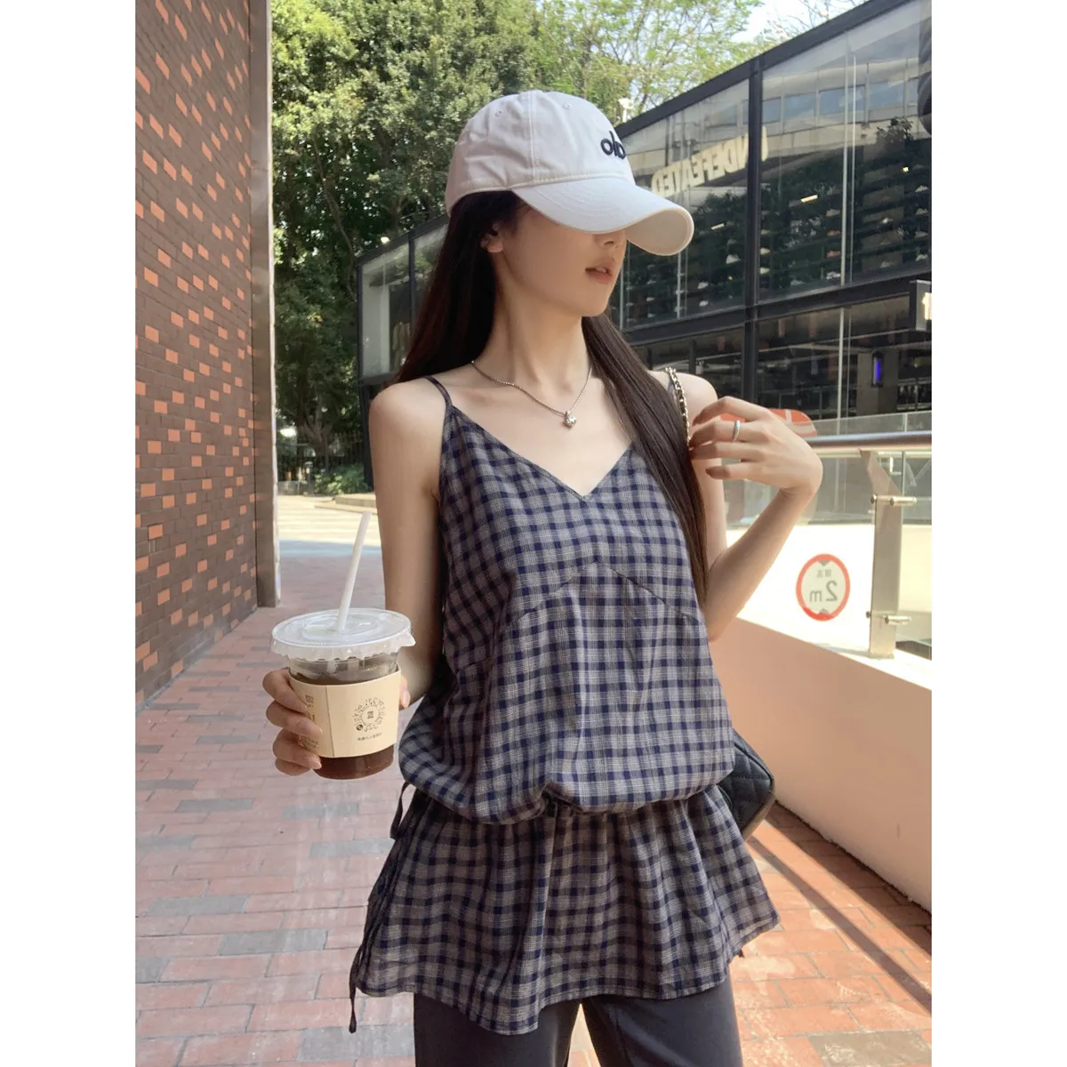 Women's Clothes y2k Summer Top Retro Design Plaid Vest Casual Loose Adjustable Tank Top Woman Camis Clothing Clothes Tee Costume
Women's Clothes y2k Summer Top Retro Design Plaid Vest Casual Loose Adjustable Tank Top Woman Camis Clothing Clothes Tee Costume