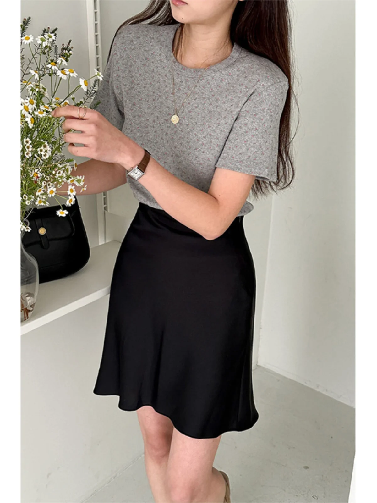 Acetate Satin Fish Tail Half Skirt Women's Summer Thin A-Line High Waist Slimming Wrap Skirt Commute Korean Style Casual
Acetate Satin Fish Tail Half Skirt Women's Summer Thin A-Line High Waist Slimming Wrap Skirt Commute Korean Style Casual