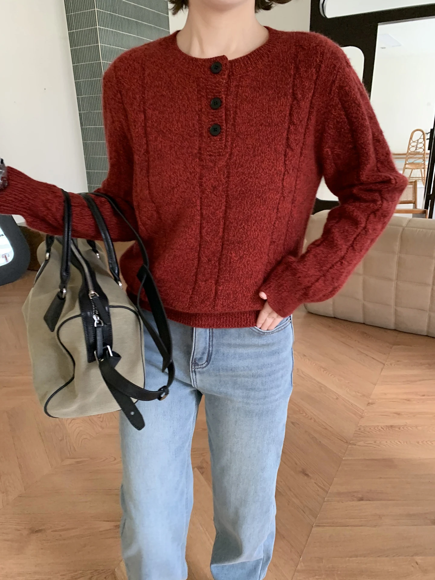 Свободный женский вязаный свитер ELINSU с воротником-стойкой, на пуговицах, в стиле «ленивый шик», удлиненный, цветной, зимний, модный
Свободный женский вязаный свитер ELINSU с воротником-стойкой, на пуговицах, в стиле «ленивый шик», удлиненный, цветной, зимний, модный