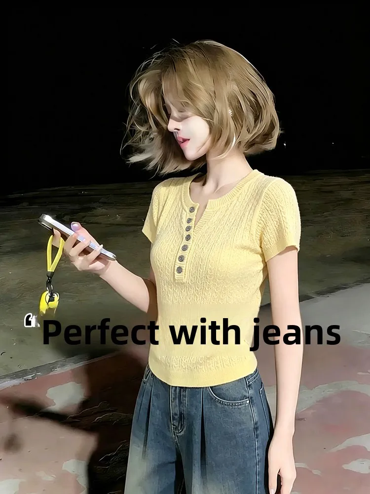 Retro Half Open V Neck Short Sleeve Knitted Shirt Women's Summer Fashion Anti Aging Inner Wear Slimming Small Top
Retro Half Open V Neck Short Sleeve Knitted Shirt Women's Summer Fashion Anti Aging Inner Wear Slimming Small Top