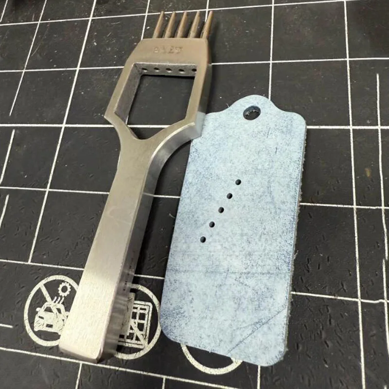 Beagle Leather Strap Hole Punch Tool 5 Holes 1.7mm Hole Diameter 5mm Spacing Craft DIY Tool
Beagle Leather Strap Hole Punch Tool 5 Holes 1.7mm Hole Diameter 5mm Spacing Craft DIY Tool