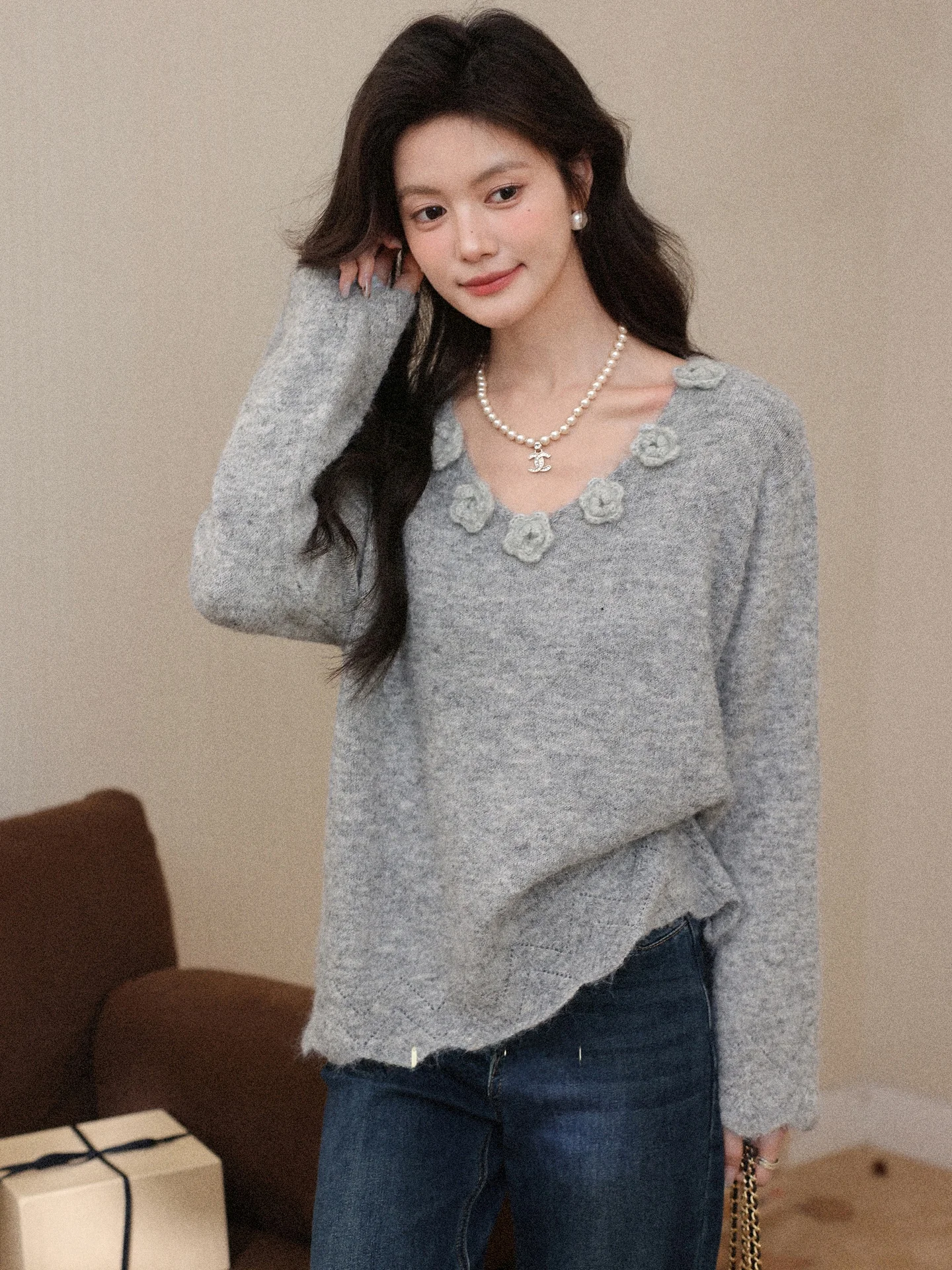 Lu South Deer Lazy Sle Women's Knitted Sweater Long Sve V-Ne Winter Casual Faion Loose Fit Comfortable Top
Lu South Deer Lazy Sle Women's Knitted Sweater Long Sve V-Ne Winter Casual Faion Loose Fit Comfortable Top