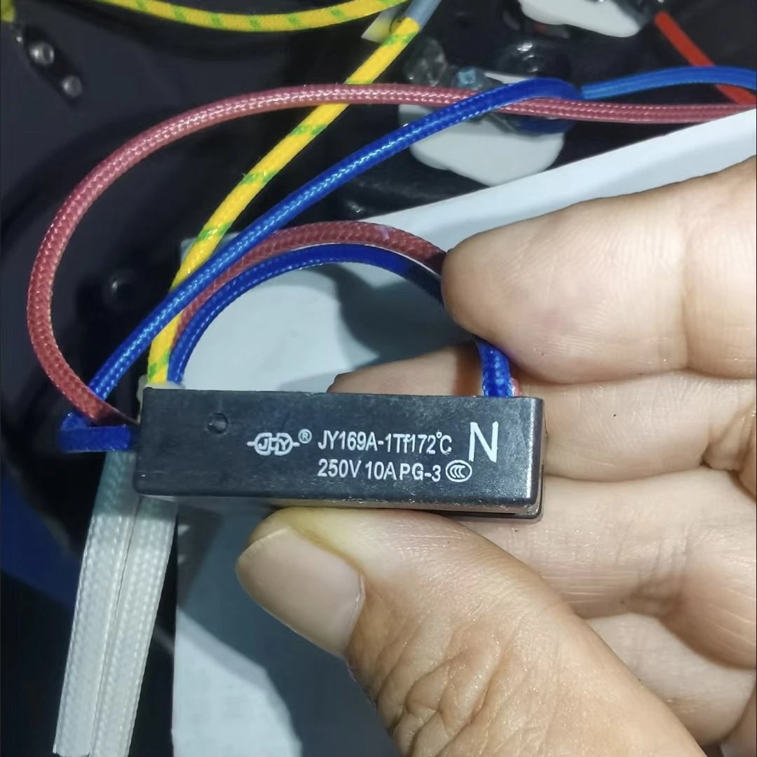 Применимо рисоварка Midea, четырехпроводной термопредохранитель JY169A Tf172 градусов
Применимо рисоварка Midea, четырехпроводной термопредохранитель JY169A Tf172 градусов