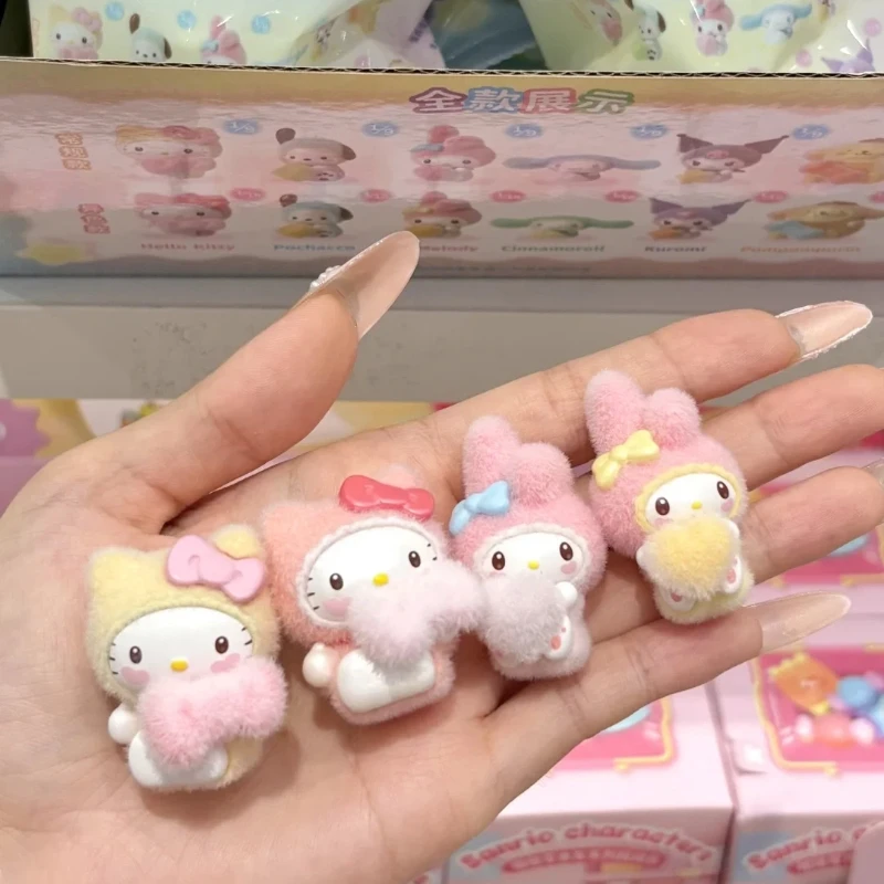 Натуральная плюшевая серия Sanrio Little Baby, слепая коробка, плюшевые плюшевые фигурки Hellokitty, украшения для автомобиля, рождественский подарок
Натуральная плюшевая серия Sanrio Little Baby, слепая коробка, плюшевые плюшевые фигурки Hellokitty, украшения для автомобиля, рождественский подарок