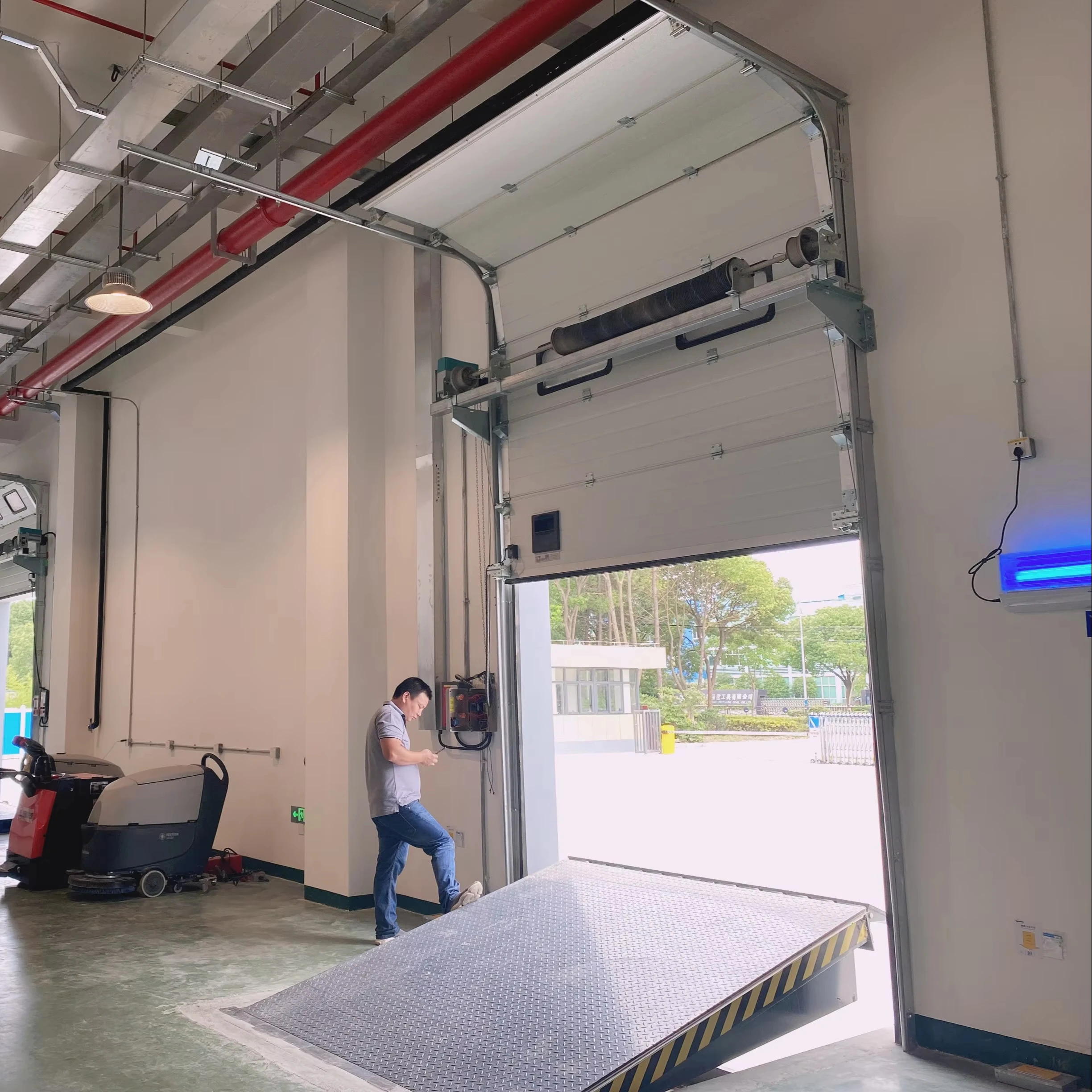 Industrial Fast Door Steel Plate Paint Lifting Doors Rolling Gate for Work
Industrial Fast Door Steel Plate Paint Lifting Doors Rolling Gate for Work