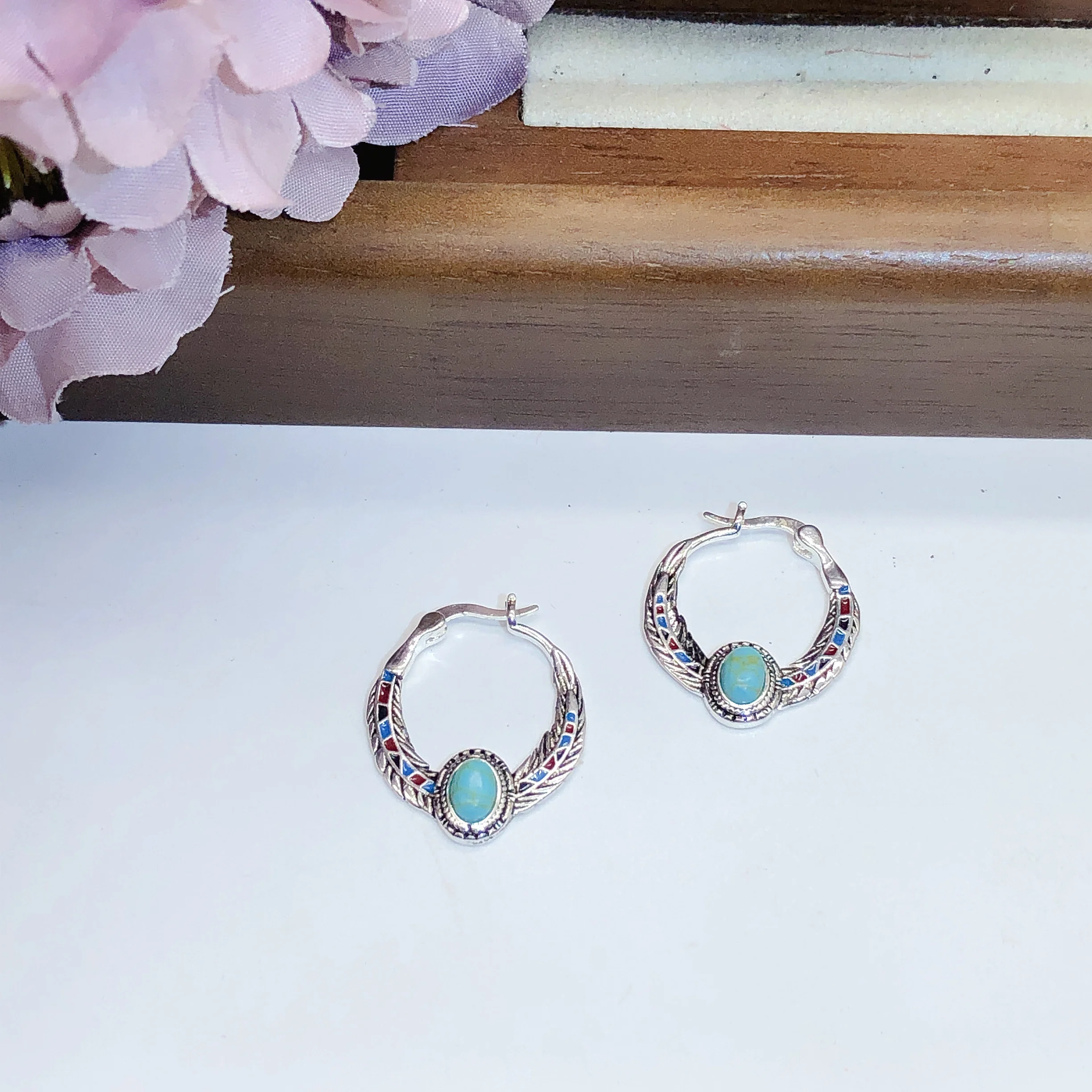 Retro Luxury Embedded Turquoise Eagle Feather Earrings Party Wedding Jewelry out New Fashionable Alloy Geometric E537
Retro Luxury Embedded Turquoise Eagle Feather Earrings Party Wedding Jewelry out New Fashionable Alloy Geometric E537