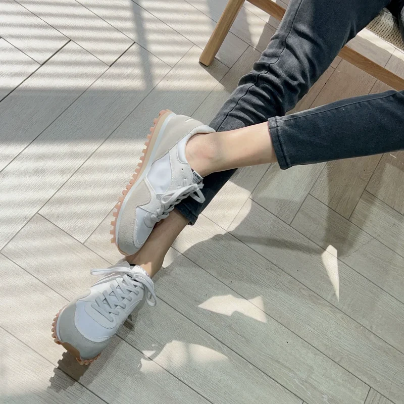 European and American Niche Retro Lightweight Casual Sports Shoes Dexun Running Shoes Women Sneakers
European and American Niche Retro Lightweight Casual Sports Shoes Dexun Running Shoes Women Sneakers