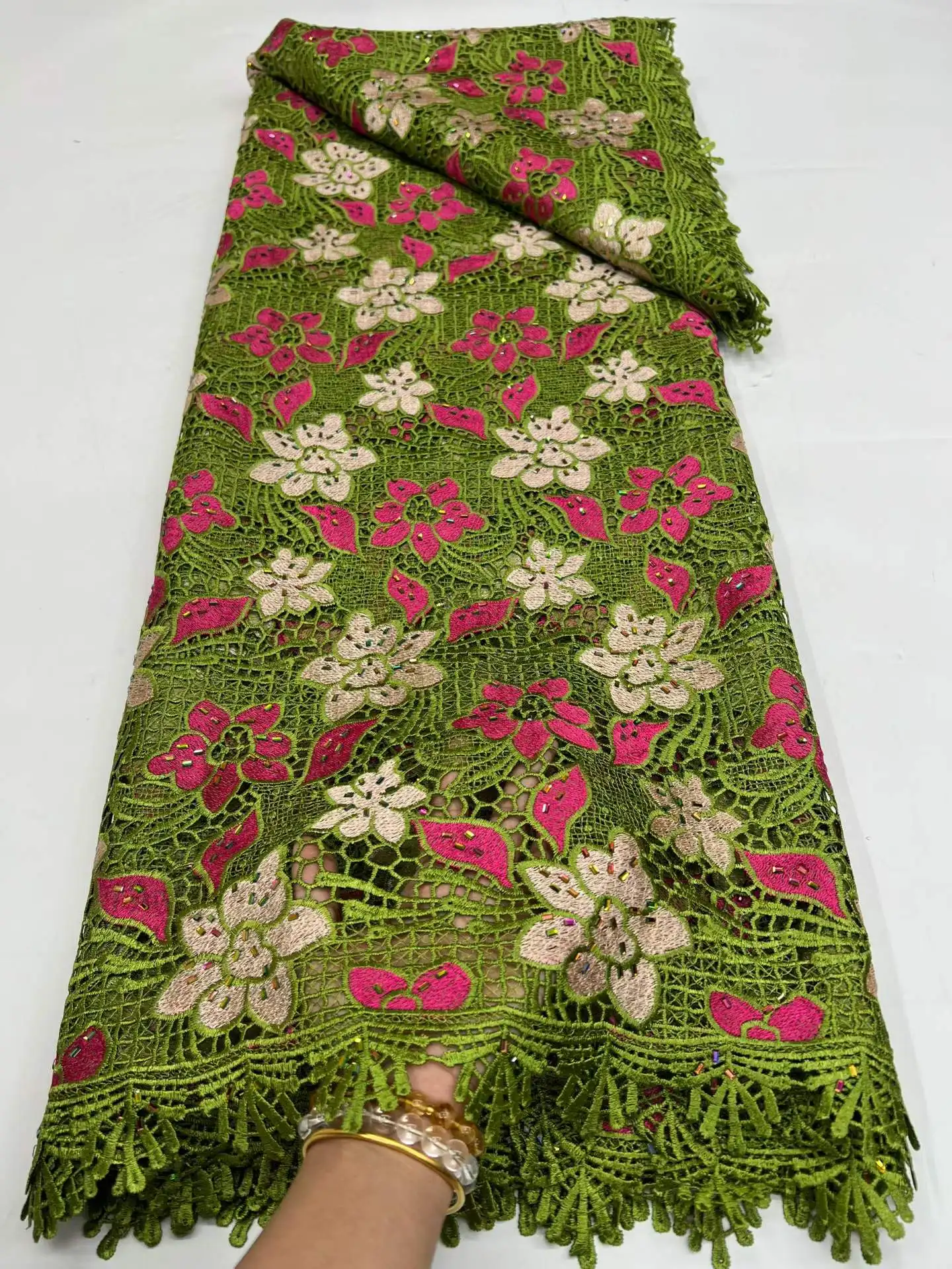 African Guipure Cord Lace Fabric High Quality with Nigerian Stones Water Soluble for Sewing Women's Dresses 2025
African Guipure Cord Lace Fabric High Quality with Nigerian Stones Water Soluble for Sewing Women's Dresses 2025