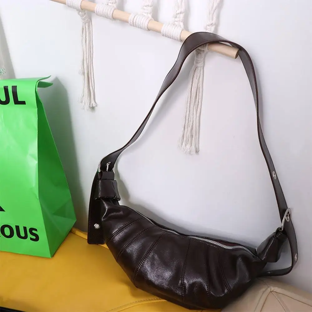 Cute Brown Croissant Shoulder Bag Small Pack Black PU Dumplings Bag Korean Style Solid Color Crossbody Bag Children
Cute Brown Croissant Shoulder Bag Small Pack Black PU Dumplings Bag Korean Style Solid Color Crossbody Bag Children