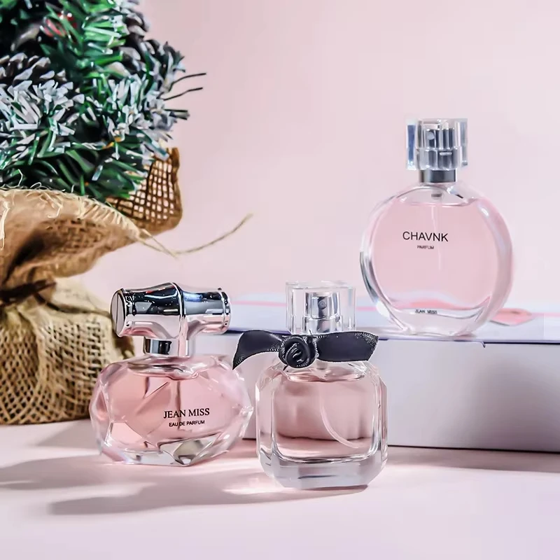 90ML(30mlx3PCS) Eau De Parfum Gift Box Fresh Body Spray Floral Fruity Scent Fragrance Chypre Notes Lasting Women Perfume Set
90ML(30mlx3PCS) Eau De Parfum Gift Box Fresh Body Spray Floral Fruity Scent Fragrance Chypre Notes Lasting Women Perfume Set