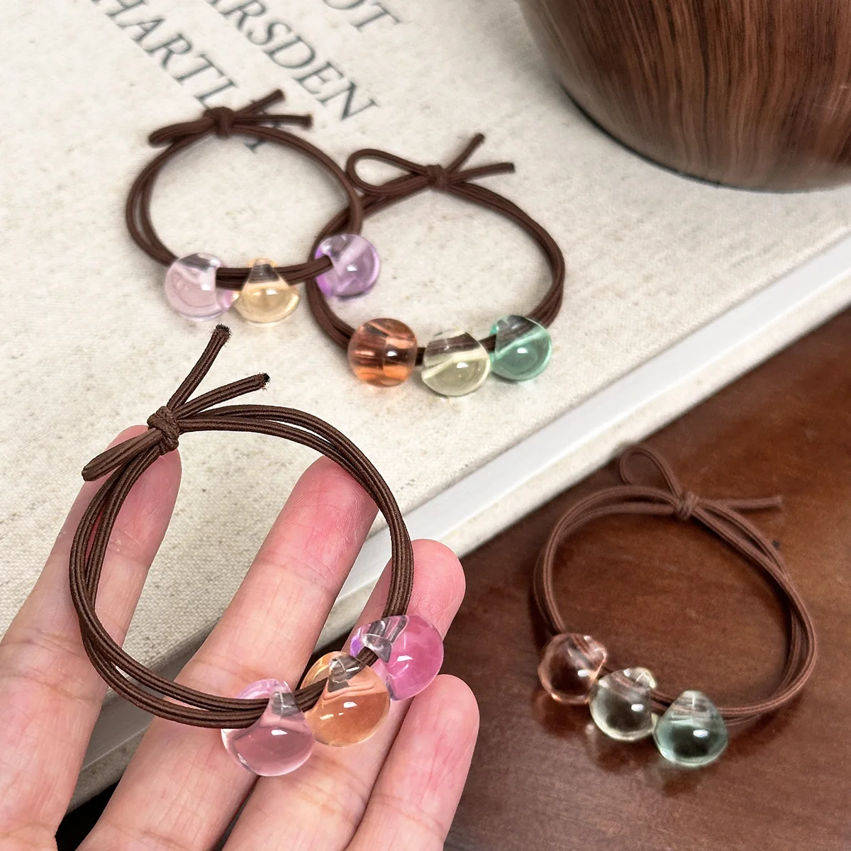 2pcs/ Fashion Color Transparent Headrope women's Versatile Temperament Headrope women's Hair Tie Rubber Band Balls Hair Rope
2pcs/ Fashion Color Transparent Headrope women's Versatile Temperament Headrope women's Hair Tie Rubber Band Balls Hair Rope