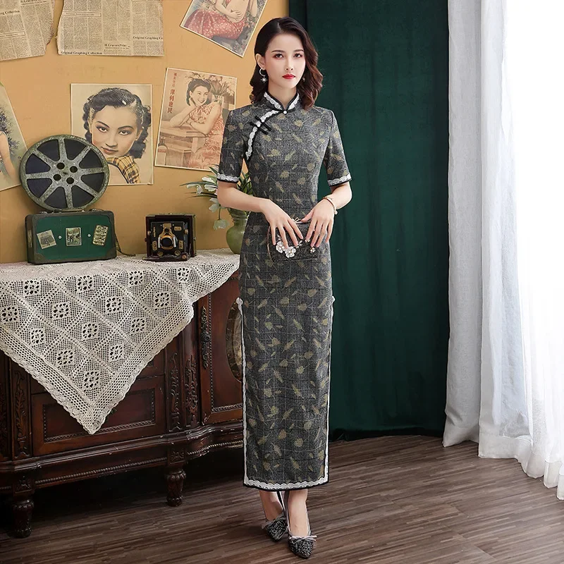 2023 Gray Long Cheongsam Women Elegant Costume Short Sleeve Vintage Dress Plus Size Chinese National Fashion Qipao M To 3XL
2023 Gray Long Cheongsam Women Elegant Costume Short Sleeve Vintage Dress Plus Size Chinese National Fashion Qipao M To 3XL