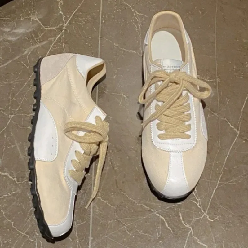 Cowhide Version Retro Color Training Shoes Women's 2026 New Versatile and Thin Soft Sole Casual Sports Shoes White Sneakers 운동화
Cowhide Version Retro Color Training Shoes Women's 2026 New Versatile and Thin Soft Sole Casual Sports Shoes White Sneakers 운동화