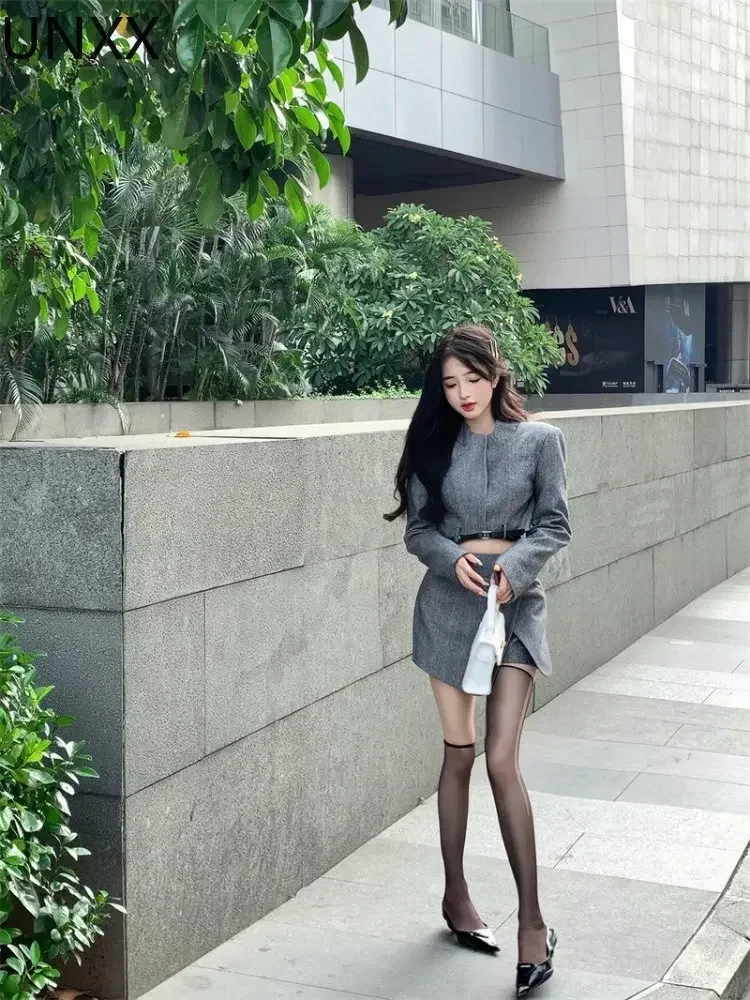 UNXX Autumn New Elegant Women Fashion 2-Piece Set Vintage Long Sleeves Blazer Coat + High Waist Side Slit Mini Skirt Suits WOMEN
UNXX Autumn New Elegant Women Fashion 2-Piece Set Vintage Long Sleeves Blazer Coat + High Waist Side Slit Mini Skirt Suits WOMEN