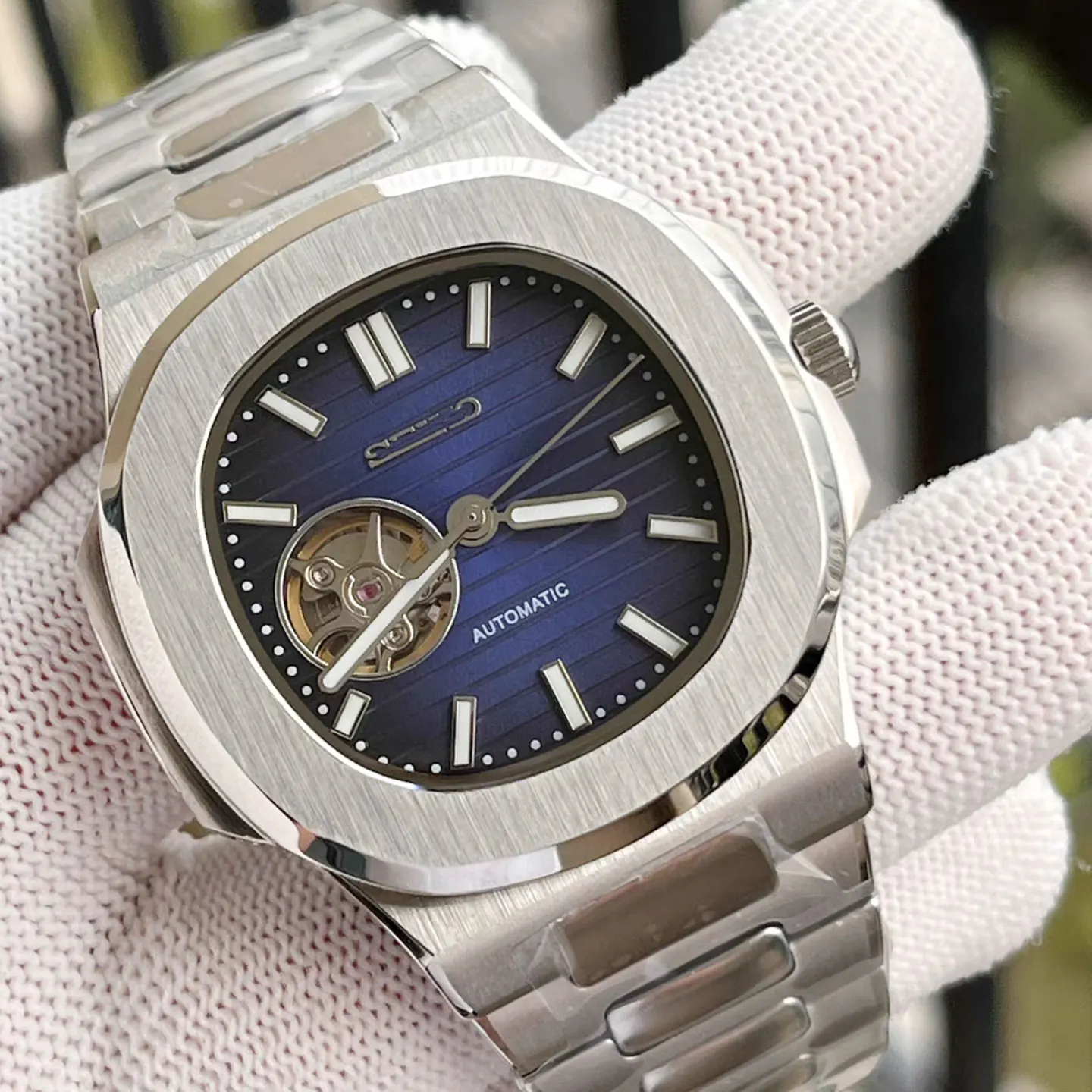 Корпус часов NH38 автоматический механический механизм 41 мм модифицированные модные деловые водонепроницаемые светящиеся часы
Корпус часов NH38 автоматический механический механизм 41 мм модифицированные модные деловые водонепроницаемые светящиеся часы