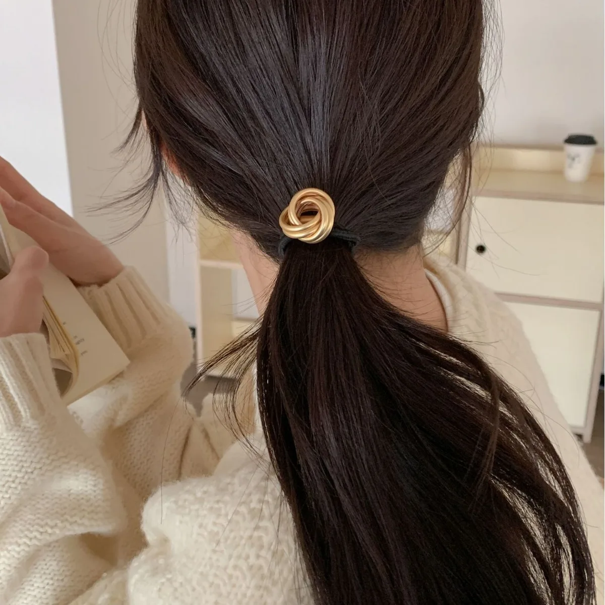 Elastic Hair Ropes High Quality Metal Hair Ties for Women Fashion Ponytail Holder Cold Style Simple Silver Daily Use
Elastic Hair Ropes High Quality Metal Hair Ties for Women Fashion Ponytail Holder Cold Style Simple Silver Daily Use