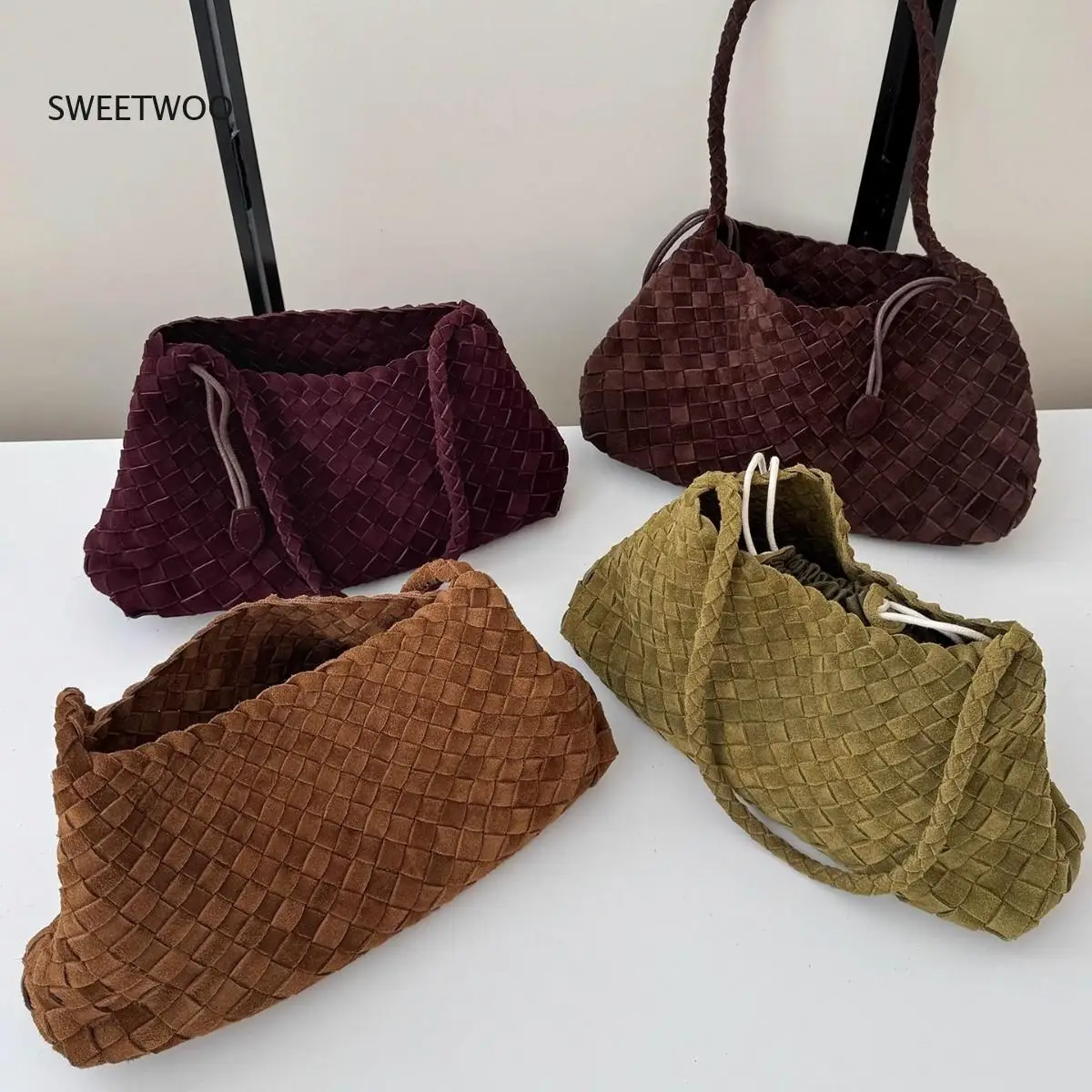 Women's Woven Velvet Tote Bag Large Capacity Shoulder Bag Casual Daily Handbag
Women's Woven Velvet Tote Bag Large Capacity Shoulder Bag Casual Daily Handbag