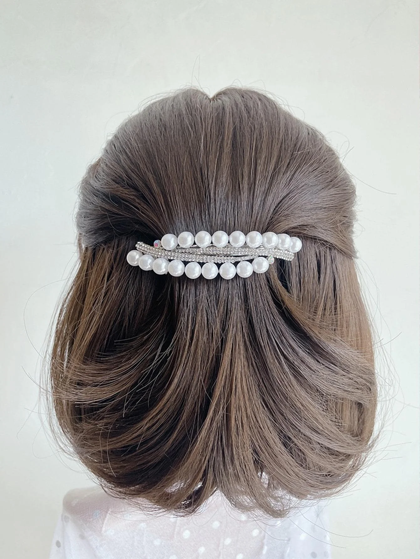 1pc Women Faux Pearl & Rhinestone Decor Fashionable French Clip For Hair Decoration Elegant Tiaras Claw Clips Hair Claws Hair Barrettes, School Stuff, Looks Of Party, Hair Accessories, Head Accessories, Hair Accessories For Women, Hairpin For Outdoor Acti
1pc Women Faux Pearl & Rhinestone Decor Fashionable French Clip For Hair Decoration Elegant Tiaras Claw Clips Hair Claws Hair Barrettes, School Stuff, Looks Of Party, Hair Accessories, Head Accessories, Hair Accessories For Women, Hairpin For Outdoor Acti